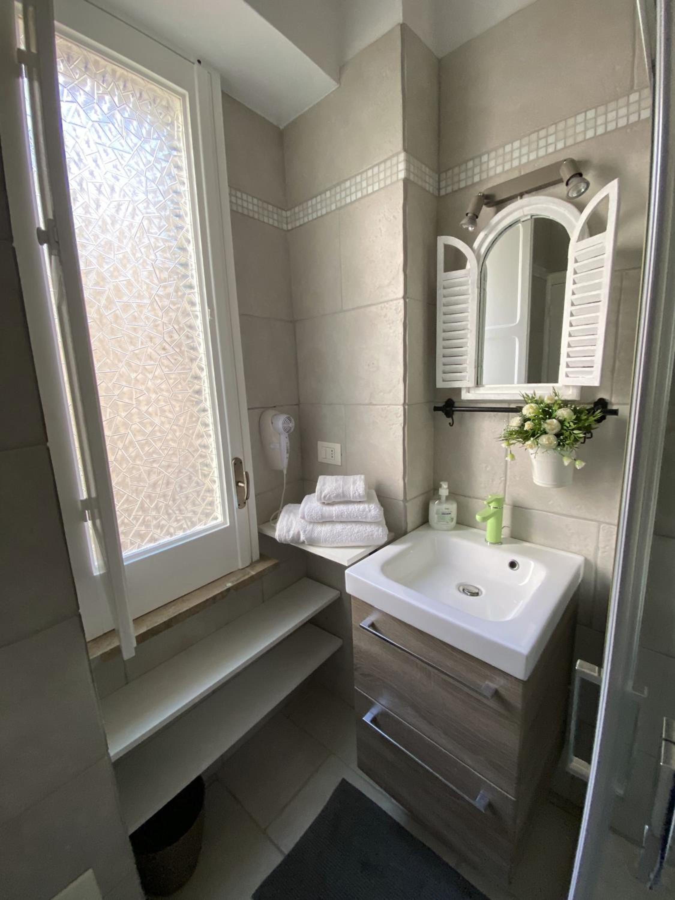Double Room with Private Bathroom photo 2