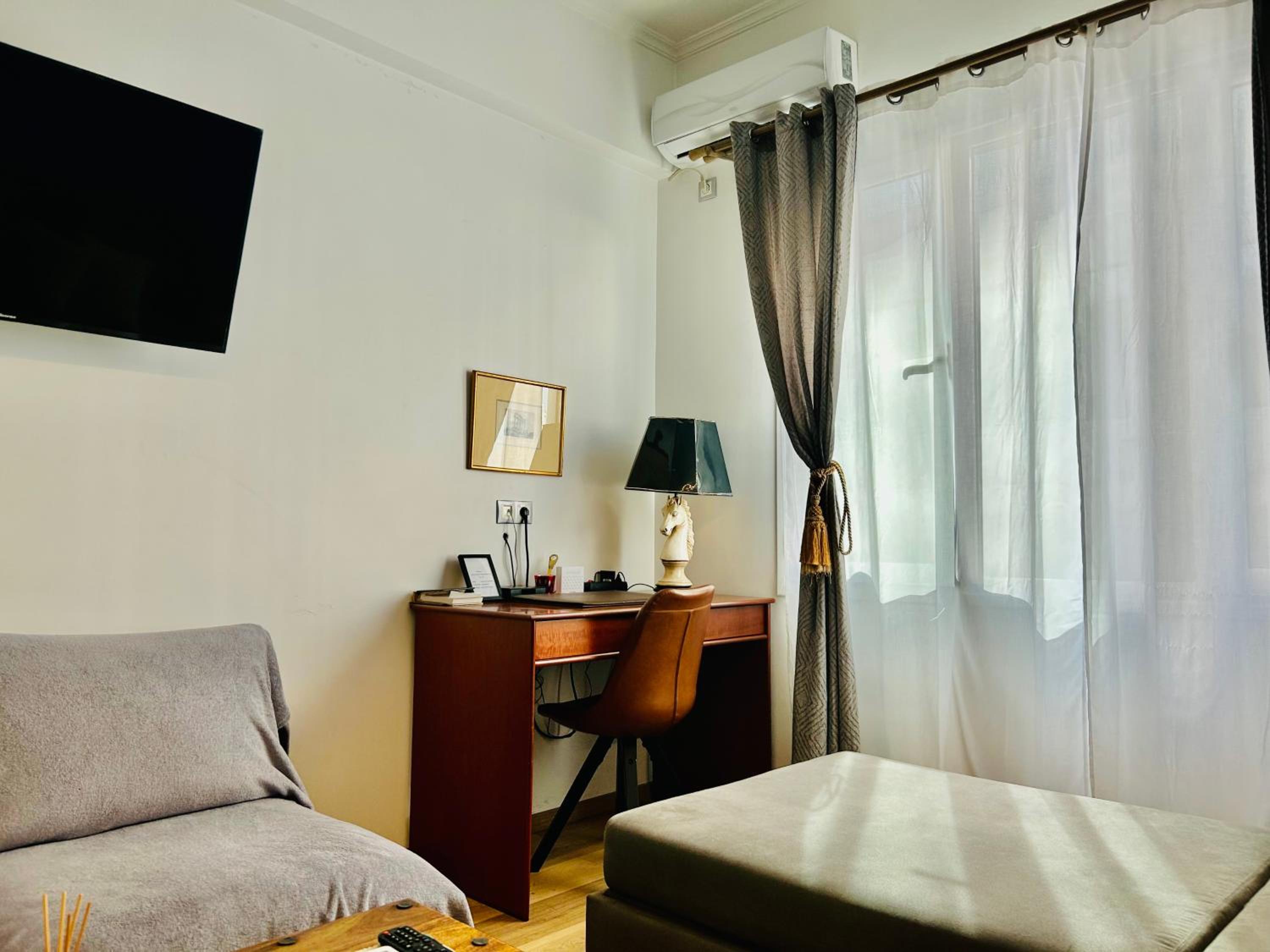 One-Bedroom Apartment - Photo 48