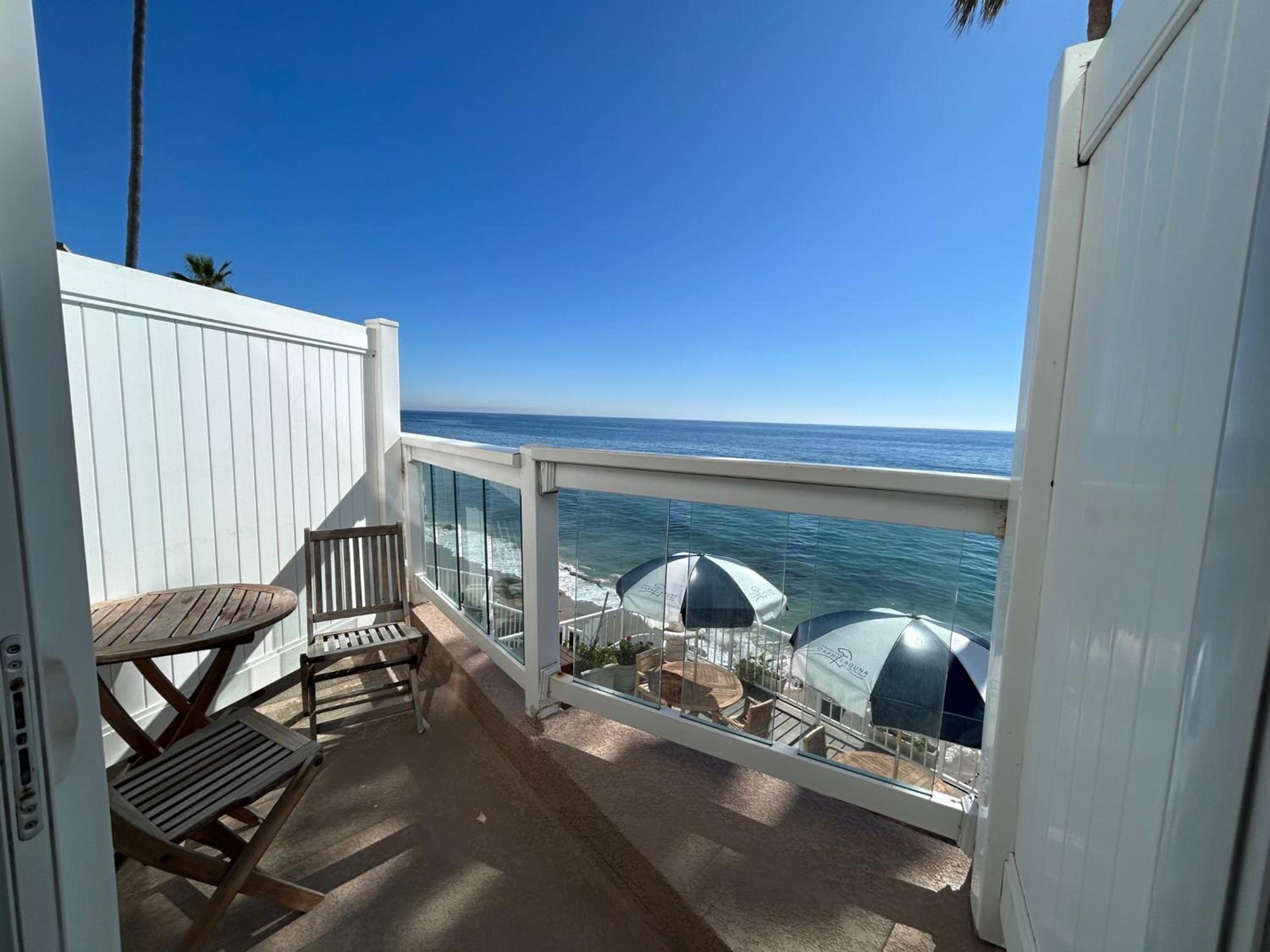 KIng Room with Fireplace - Ocean Front - Photo 3