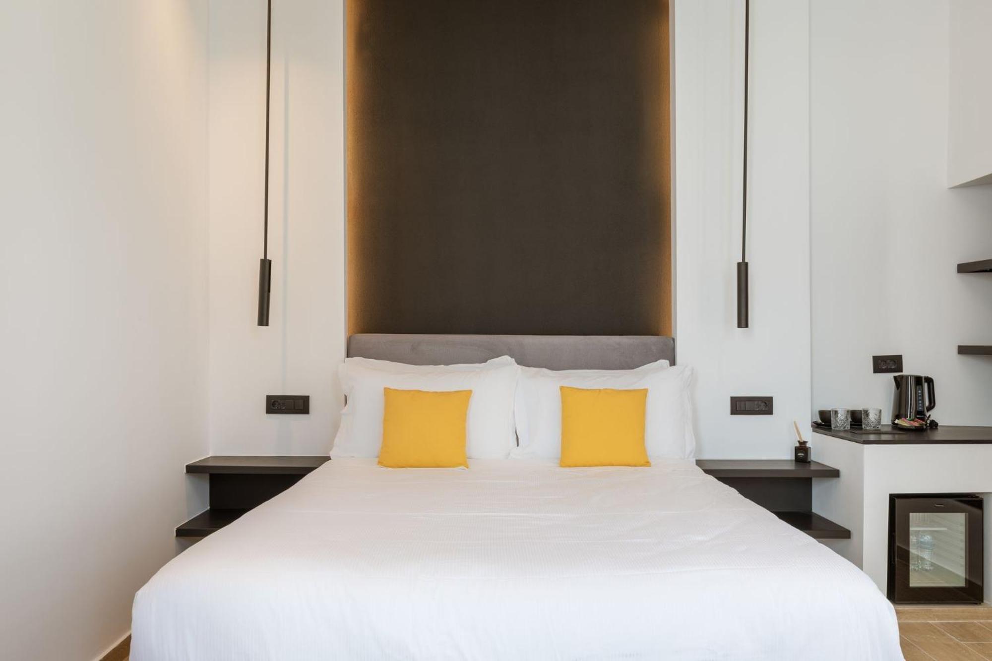 Queen Room with Pool View photo 1