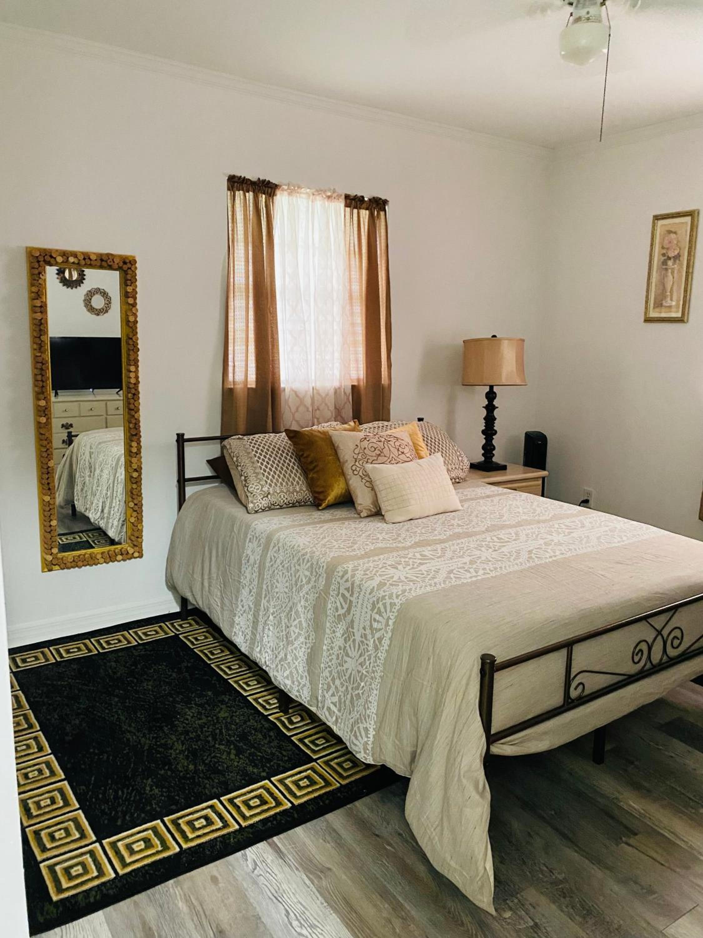Standard Double Room With Fan photo 1