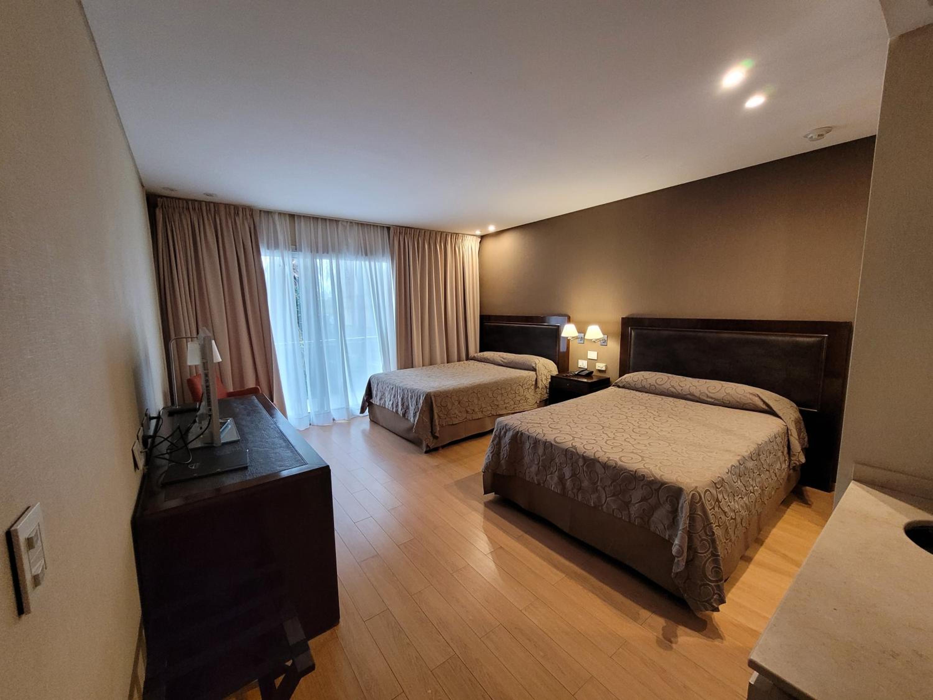 Superior Quadruple Room photo 2