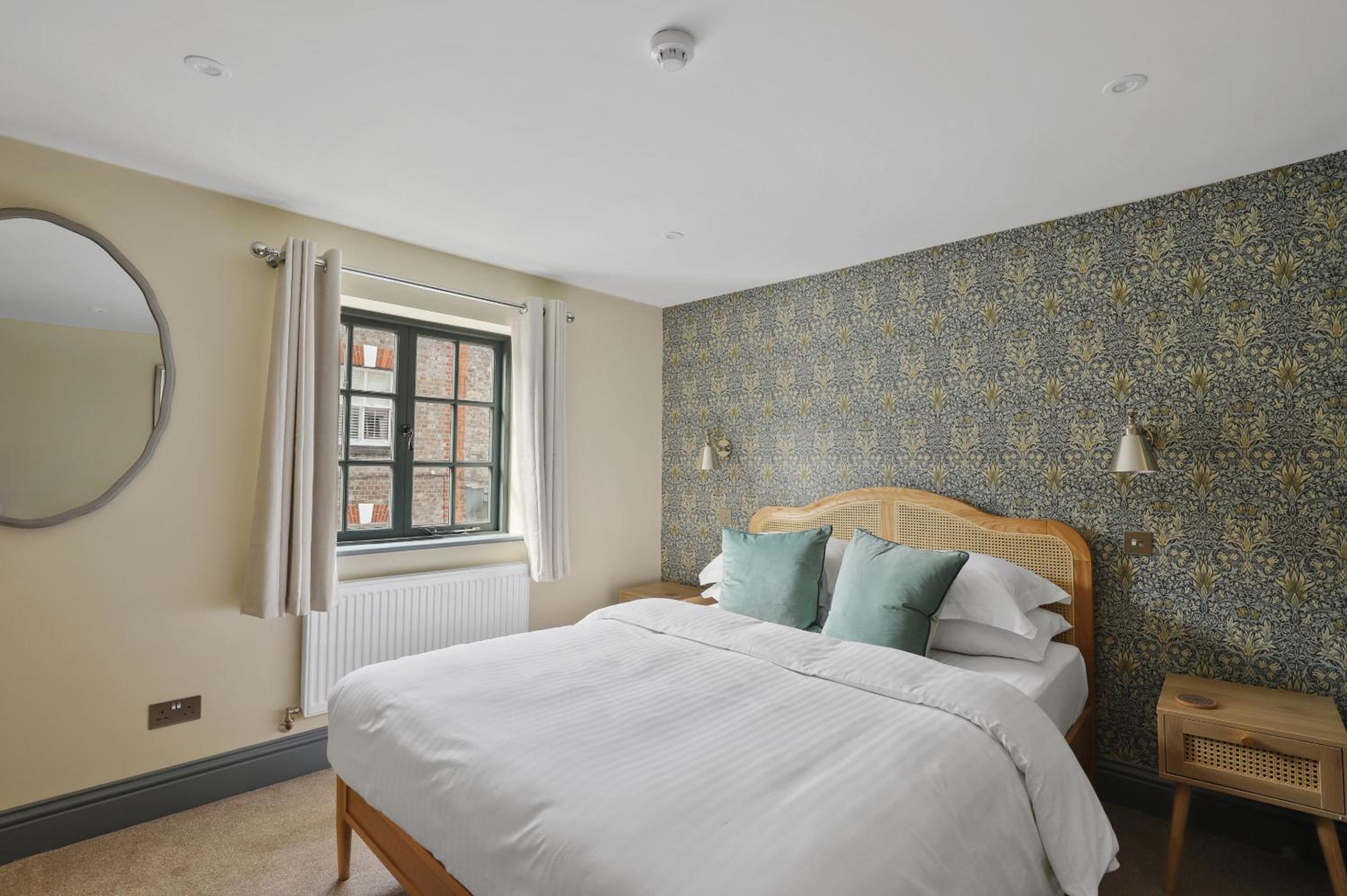 Double or Twin Room with Private Bathroom photo 1
