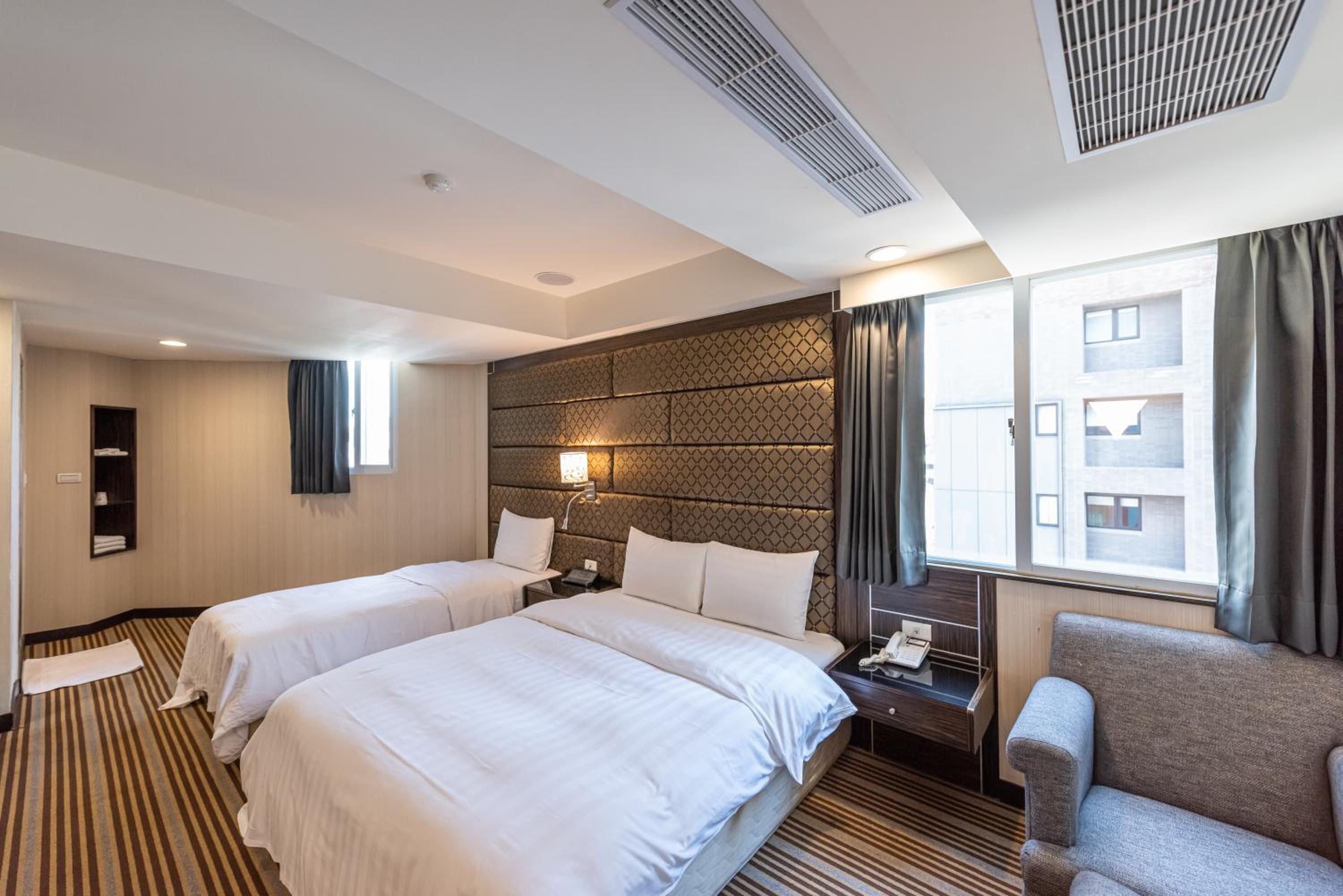 Deluxe Triple Room photo 2