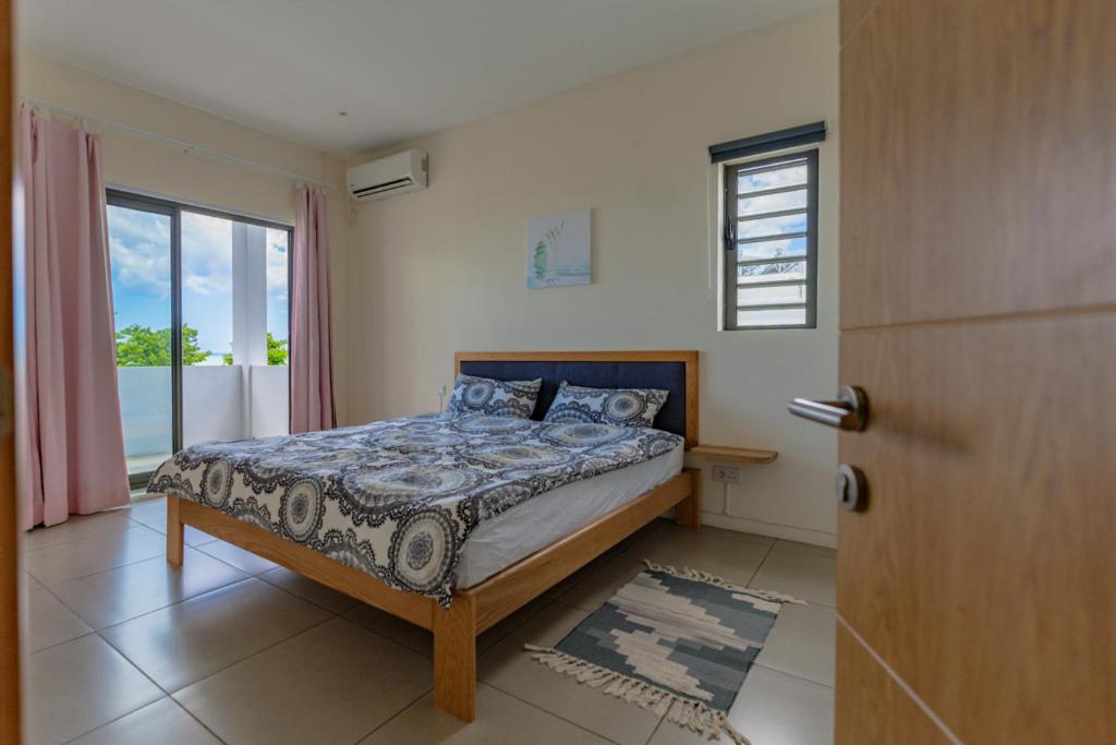 Three-Bedroom Villa photo 2