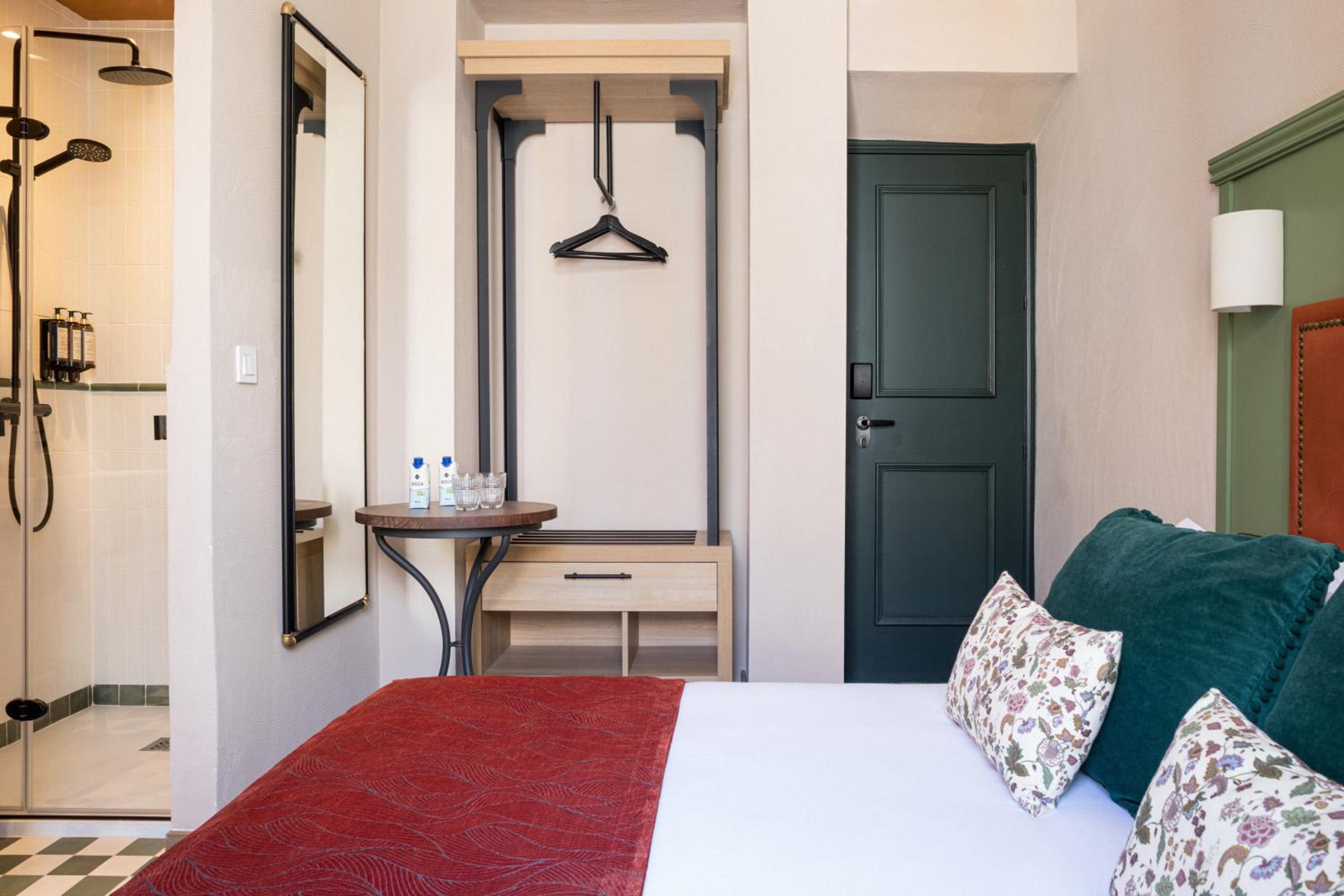 Double Room - Photo 6