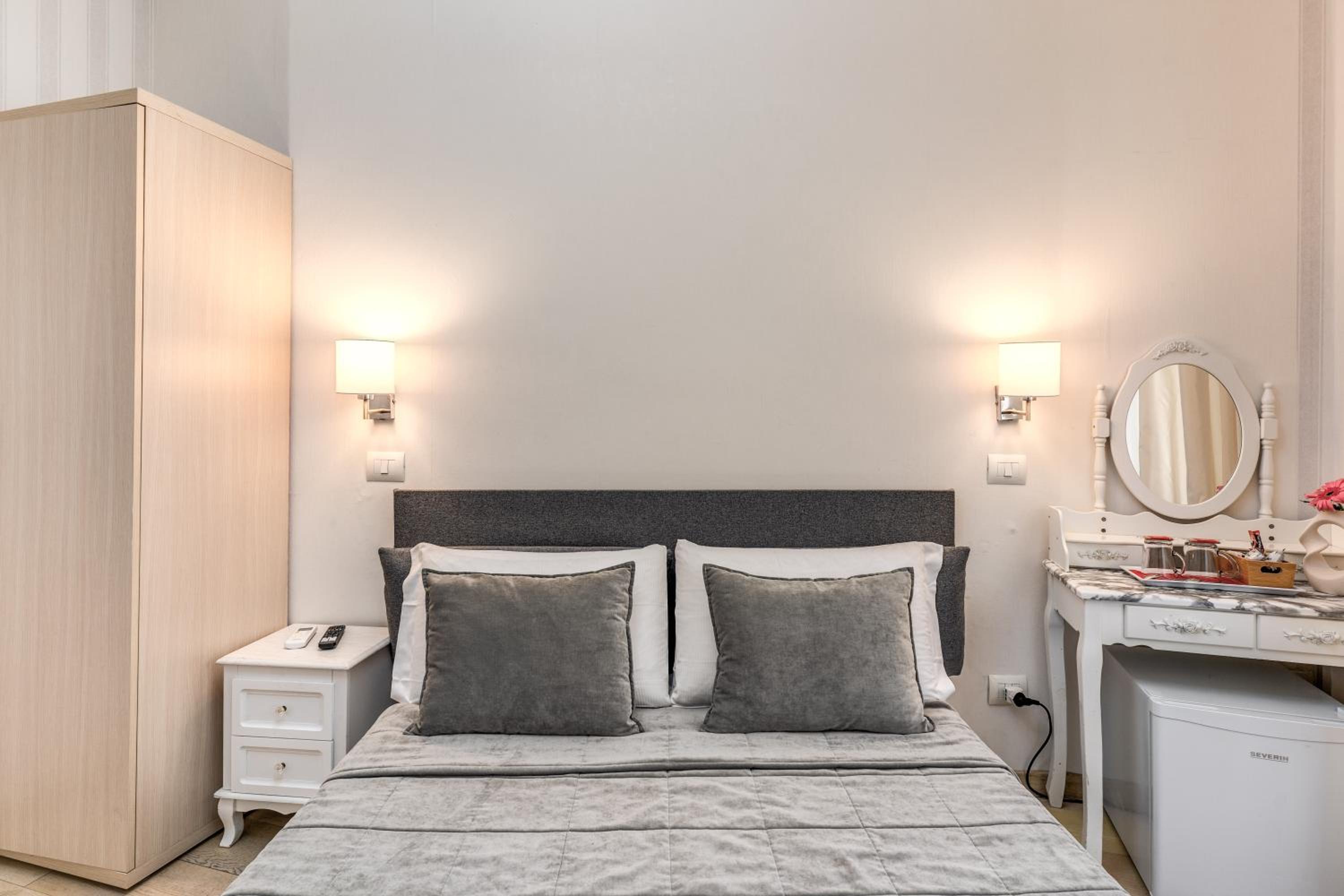 Standard Double or Twin Room photo 1