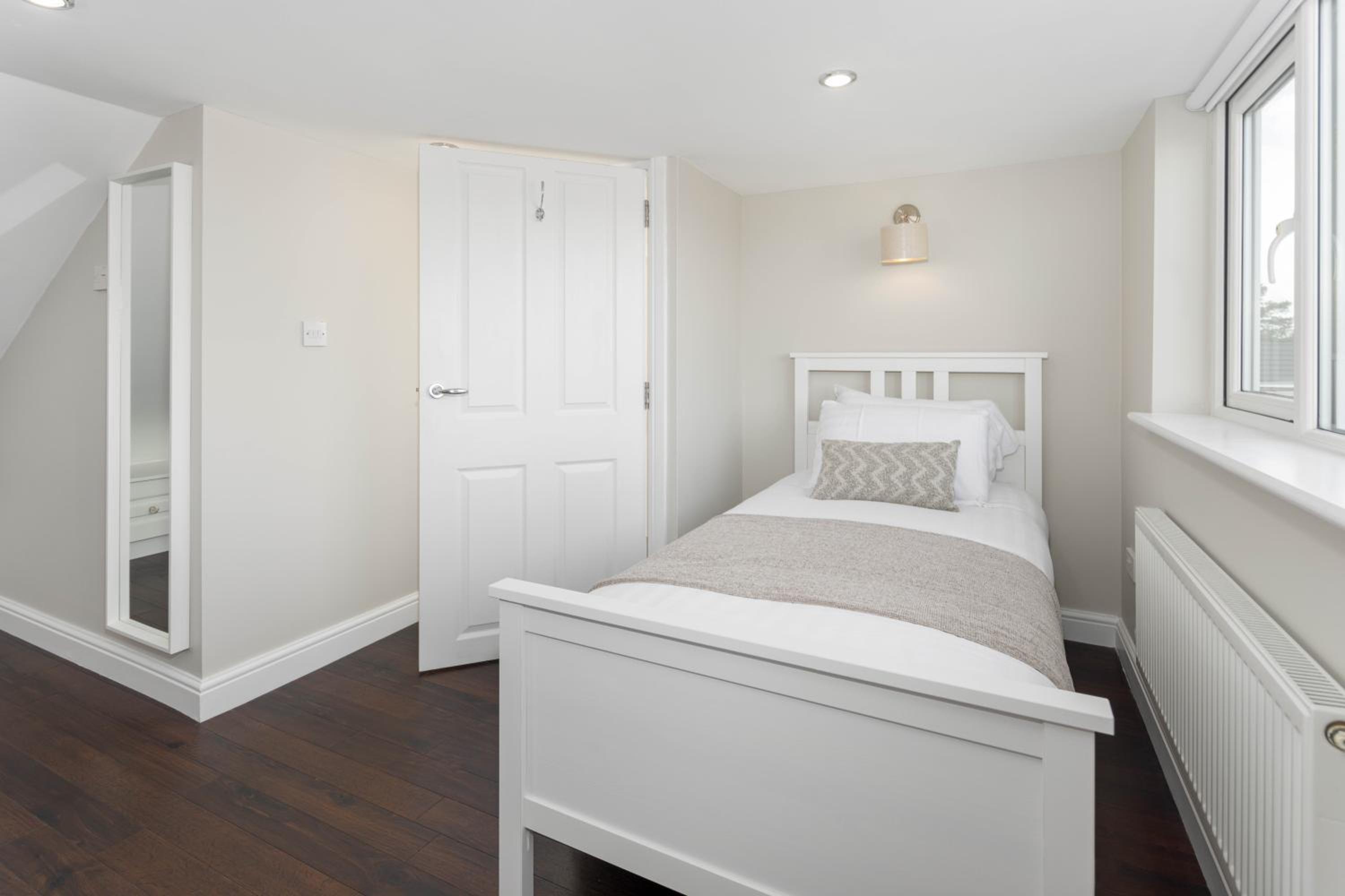 Four-Bedroom House photo 1