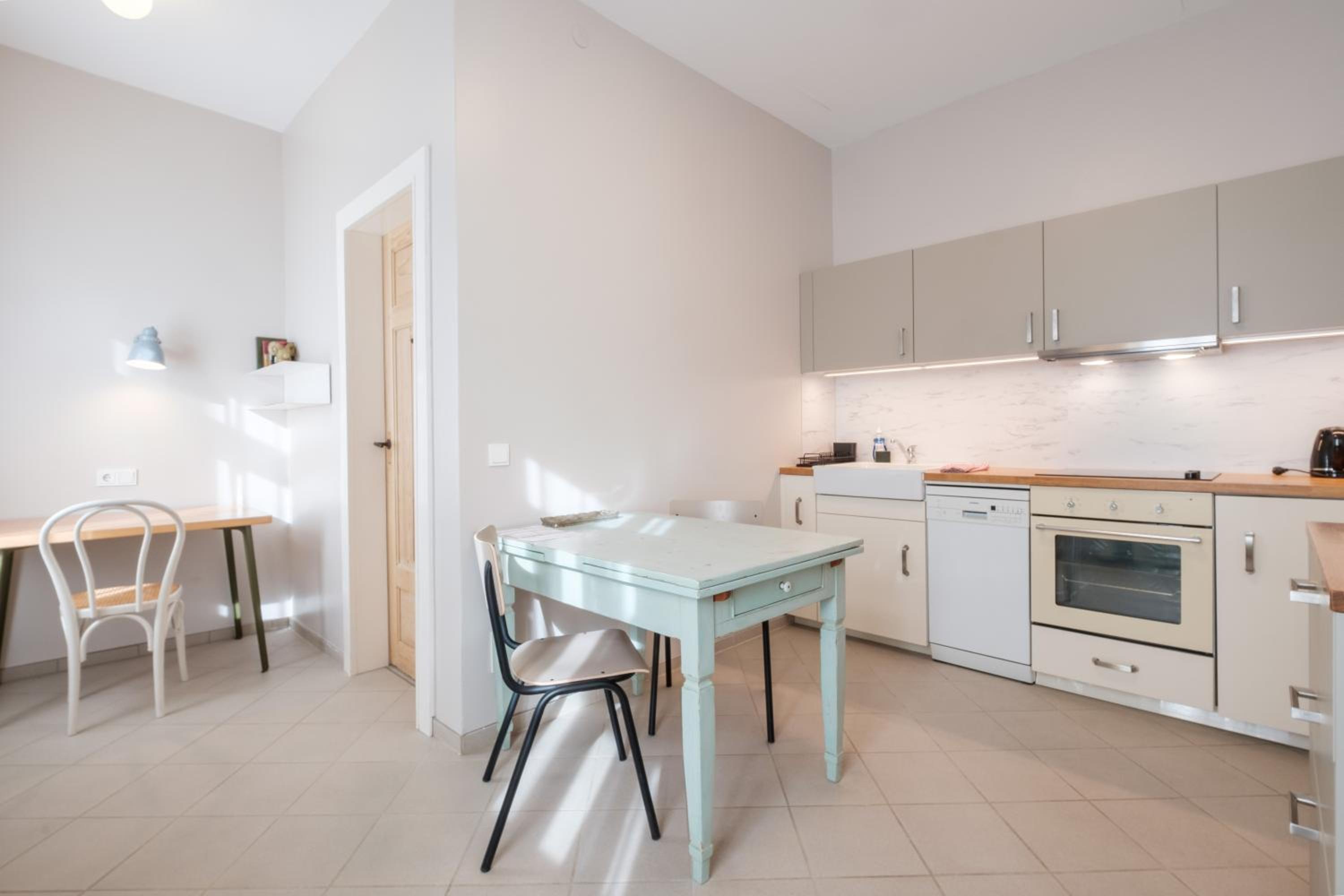 Apartment - Ground Floor photo 2