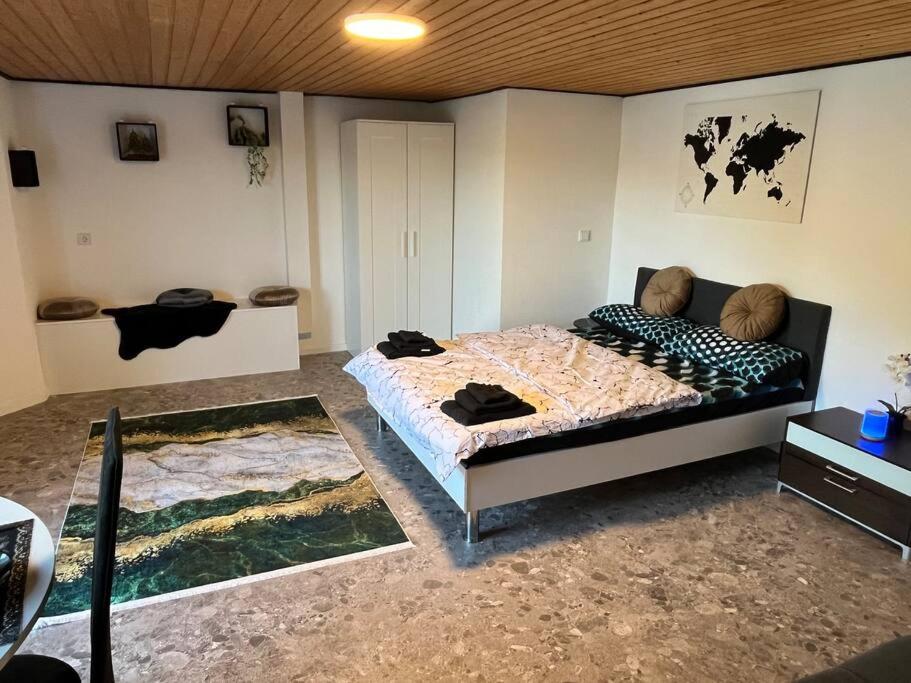 One-Bedroom House photo 1