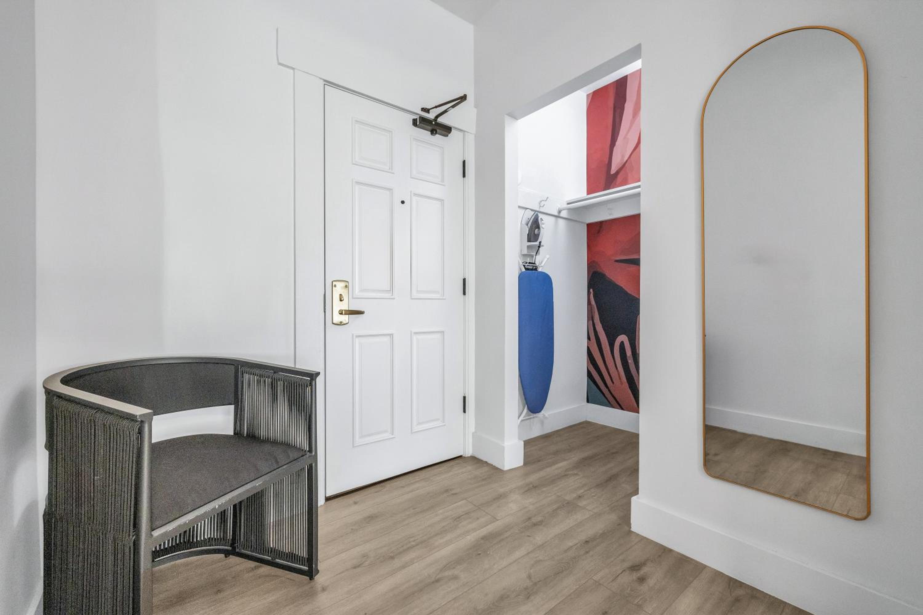 Deluxe King Room - Photo 10