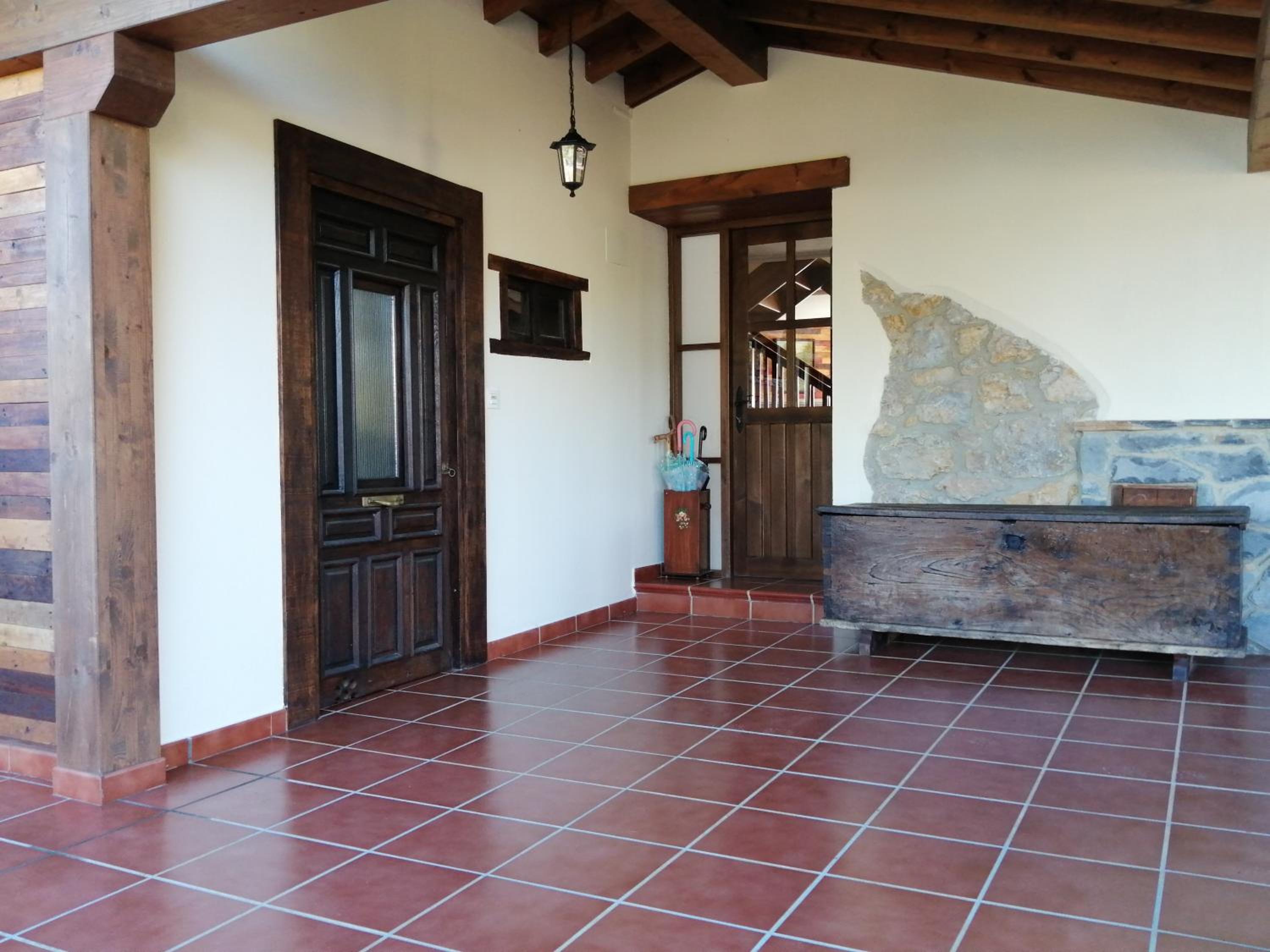 Three-Bedroom House photo 3