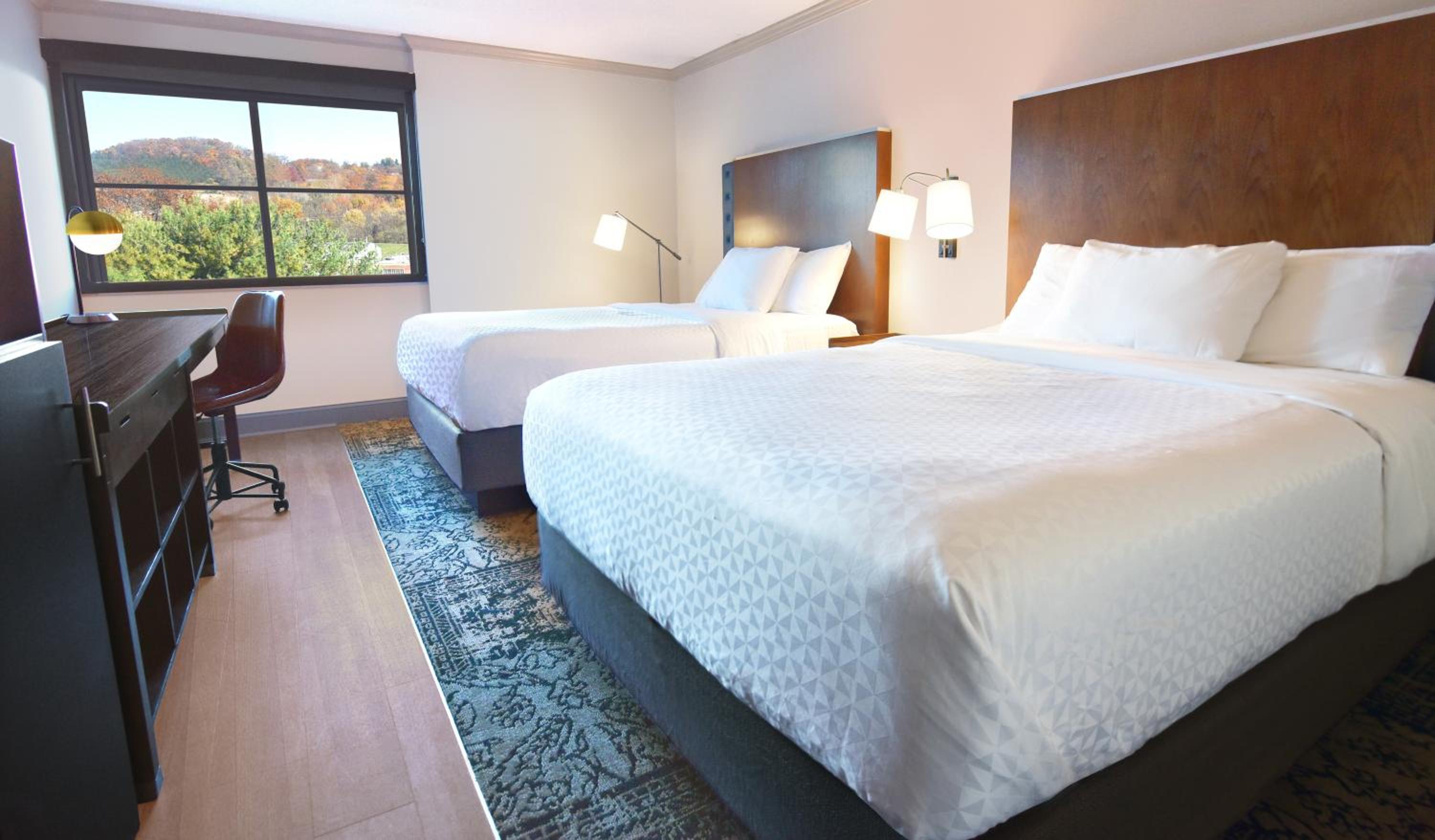 Traditional Queen Room with Two Queen Beds - Photo 4