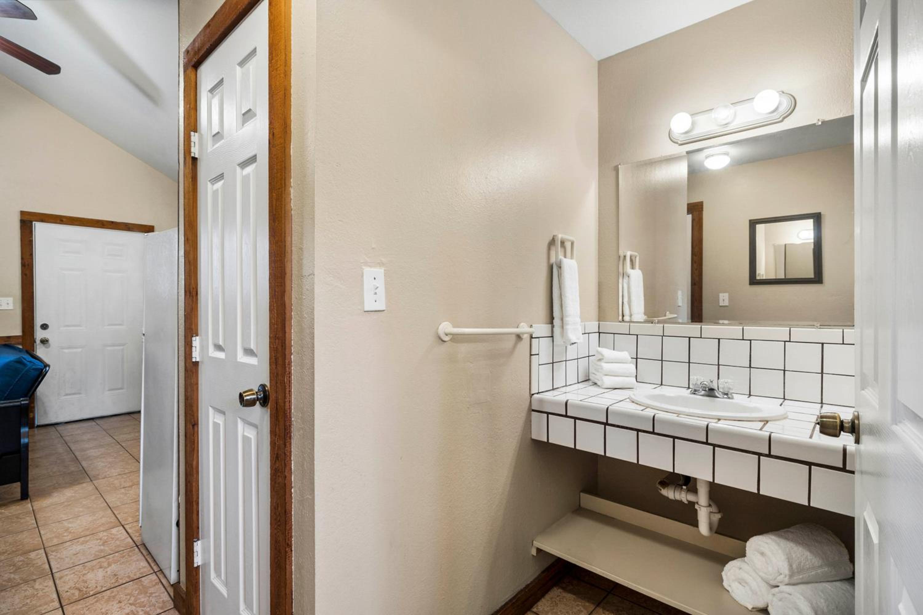 Superior Suite - Photo 3
