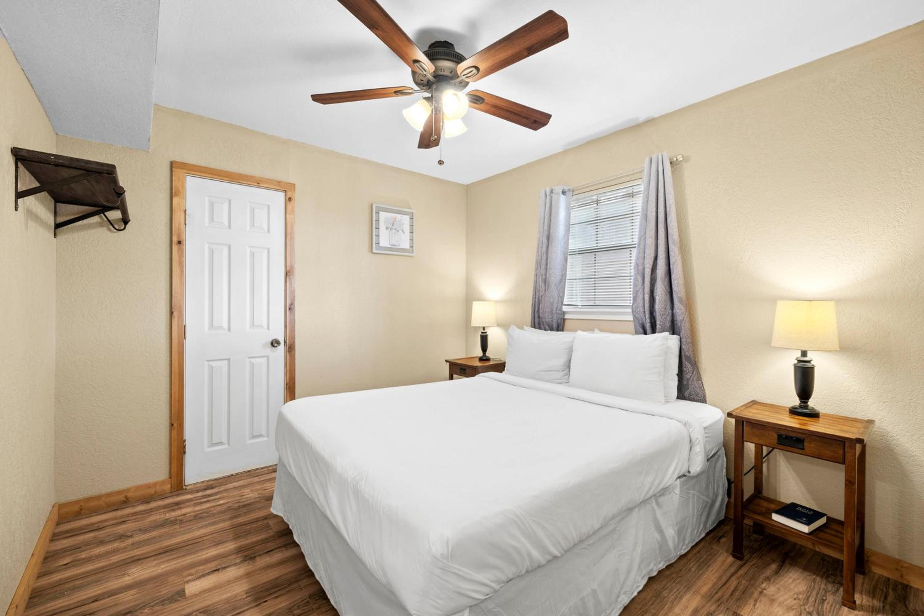 Two-Bedroom Suite - Photo 6