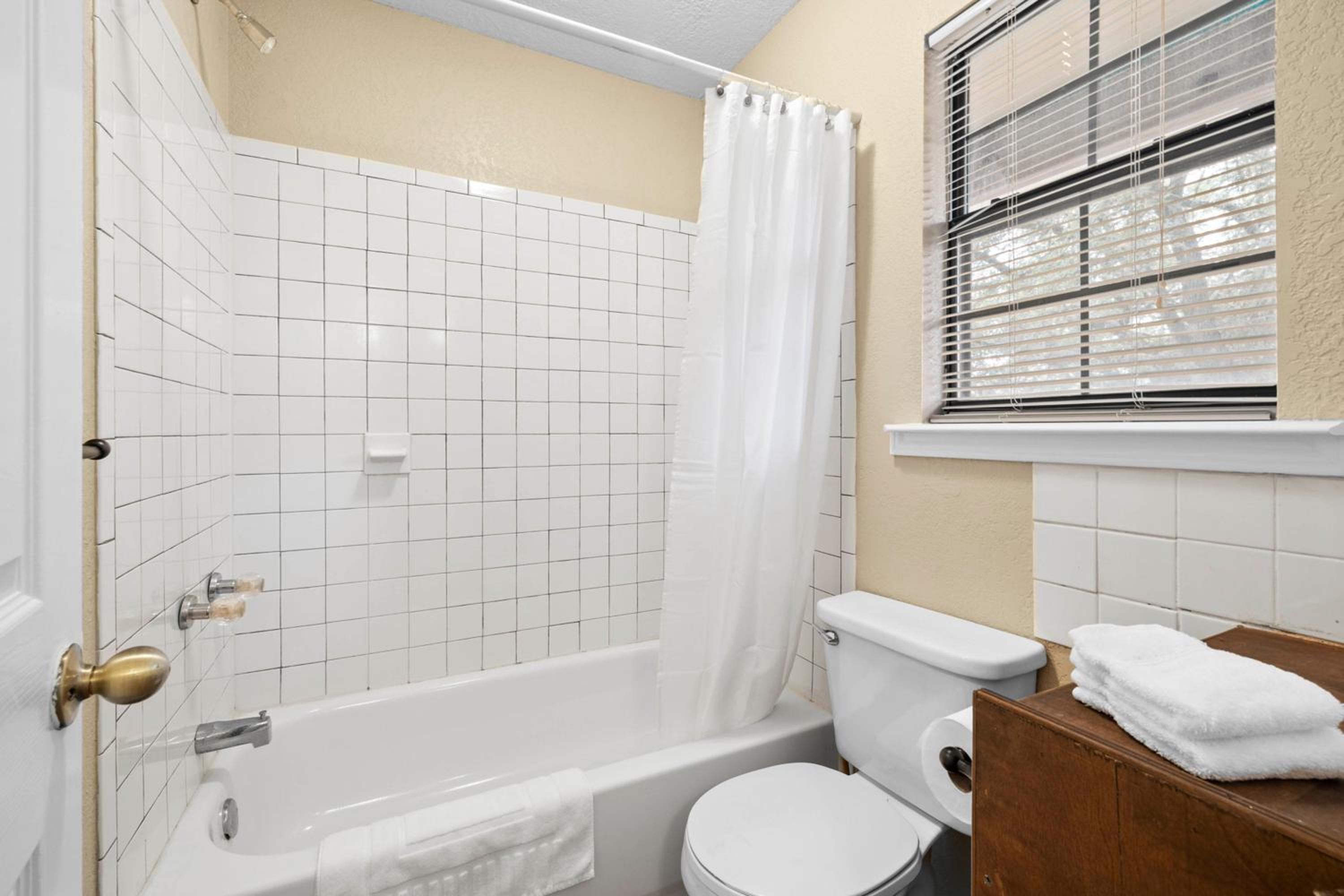 Two-Bedroom Suite - Photo 7
