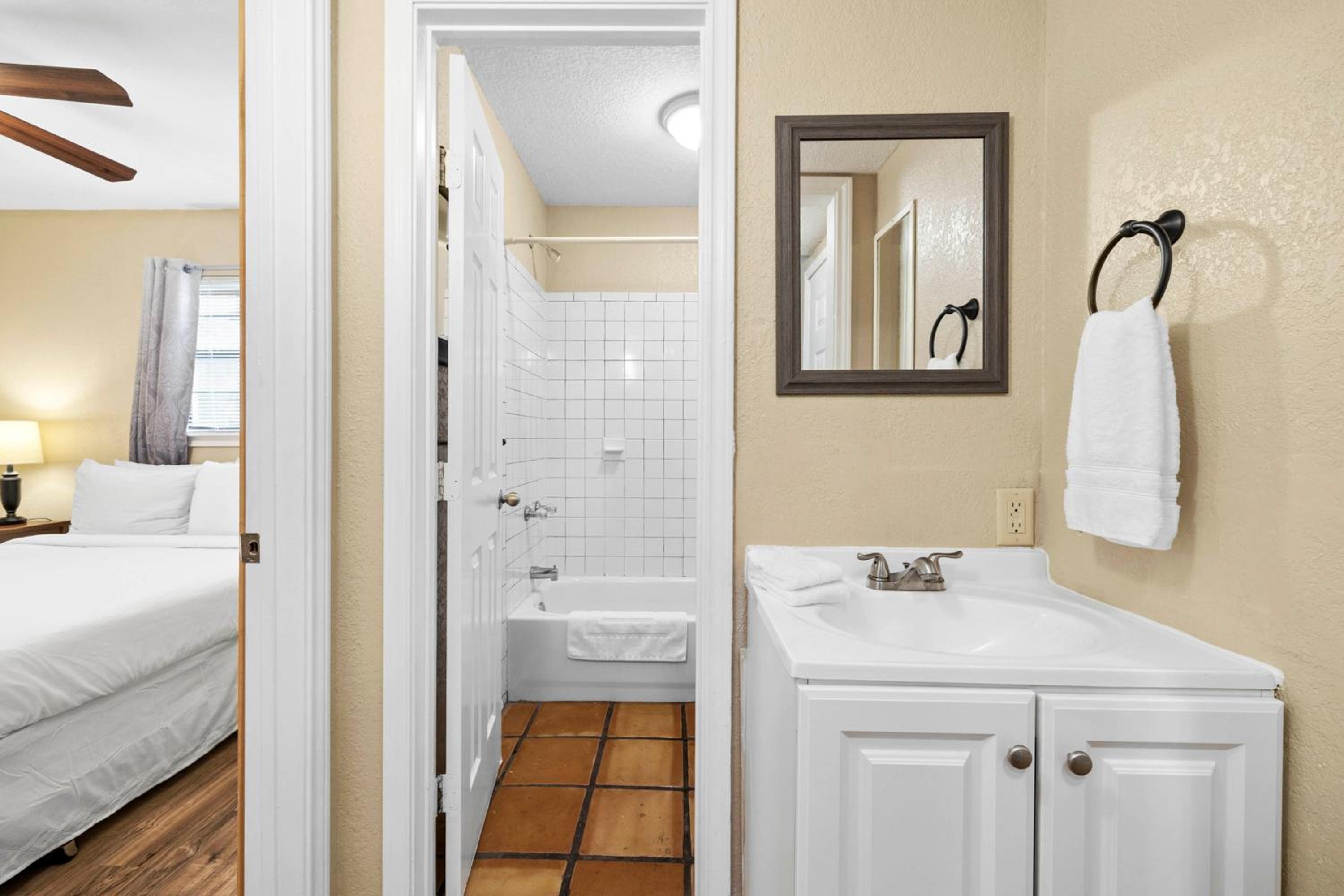 Two-Bedroom Suite - Photo 3