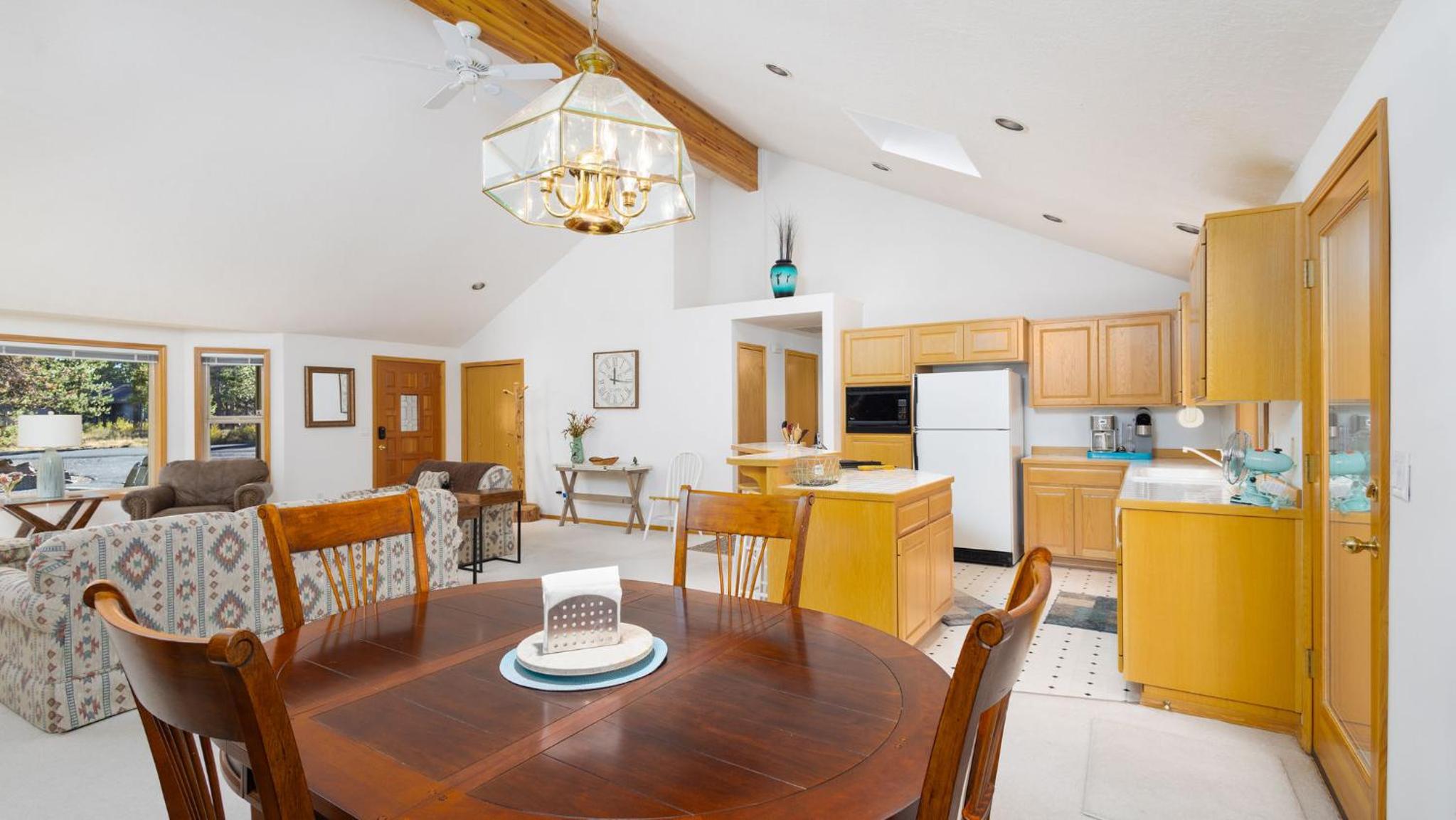 Three-Bedroom Vacation Home  photo 2