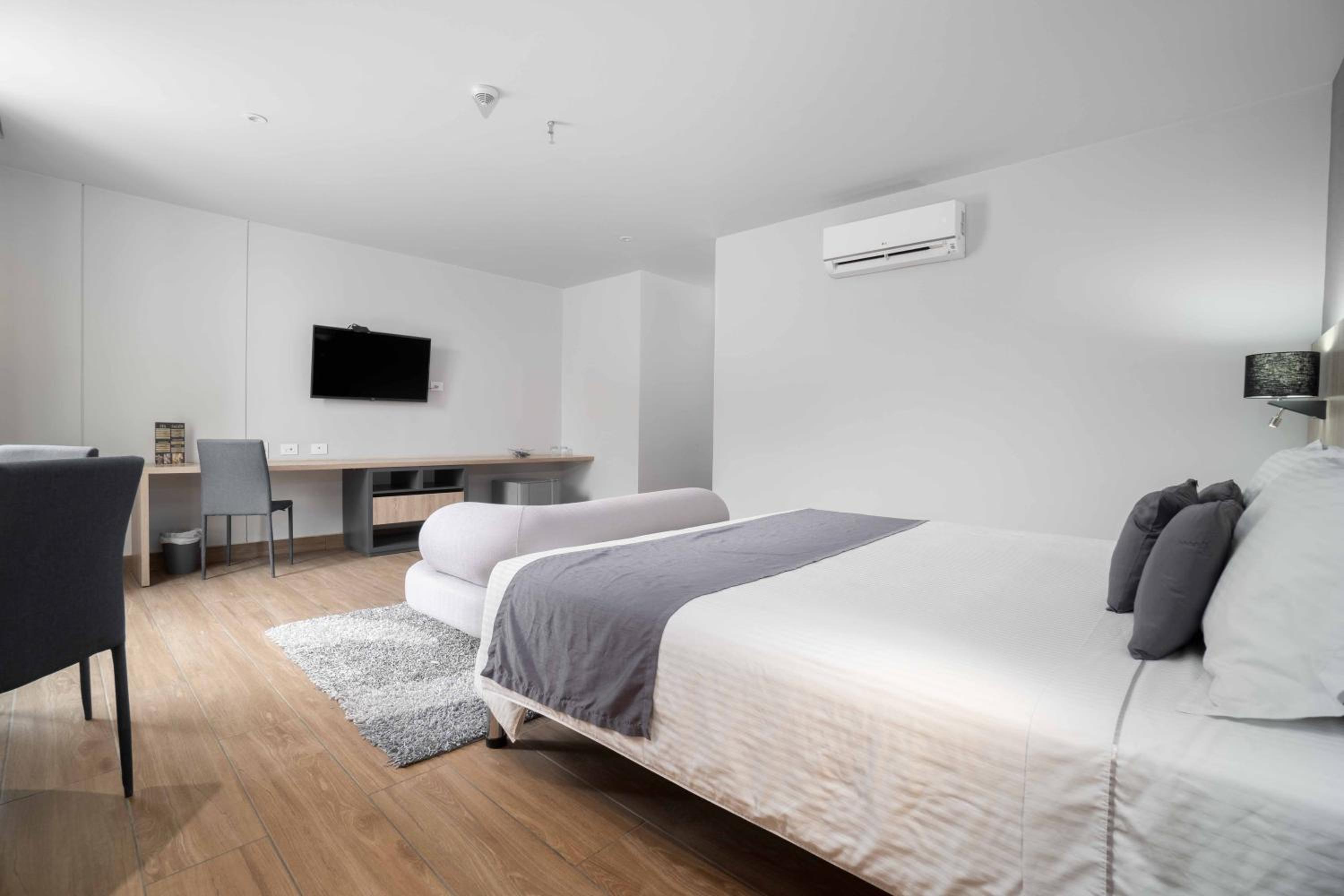 Superior King Room photo 2