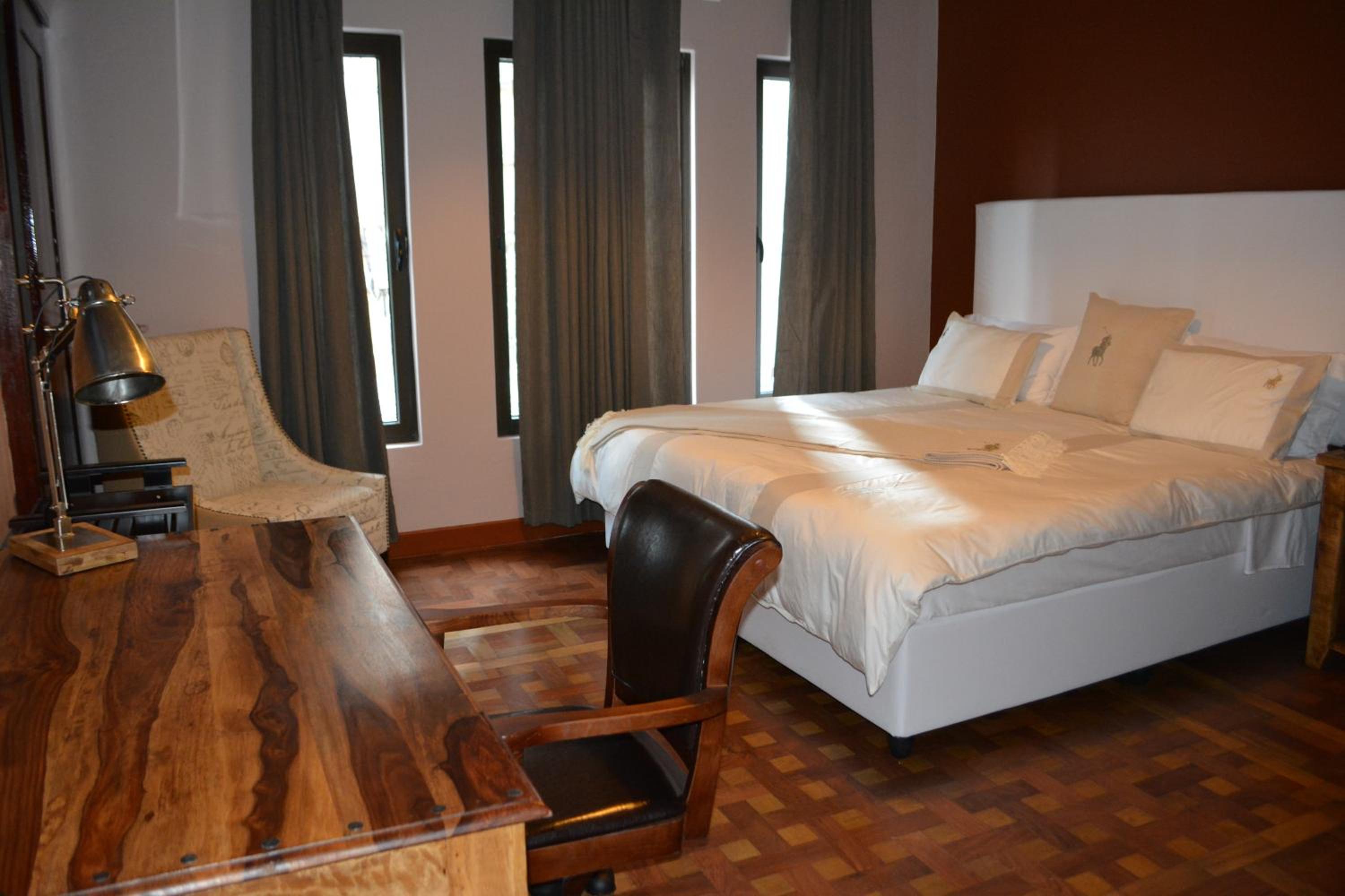 Deluxe King Suite