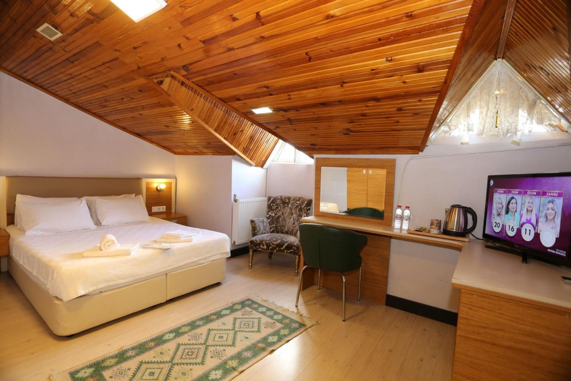 Budget Double Room photo 2