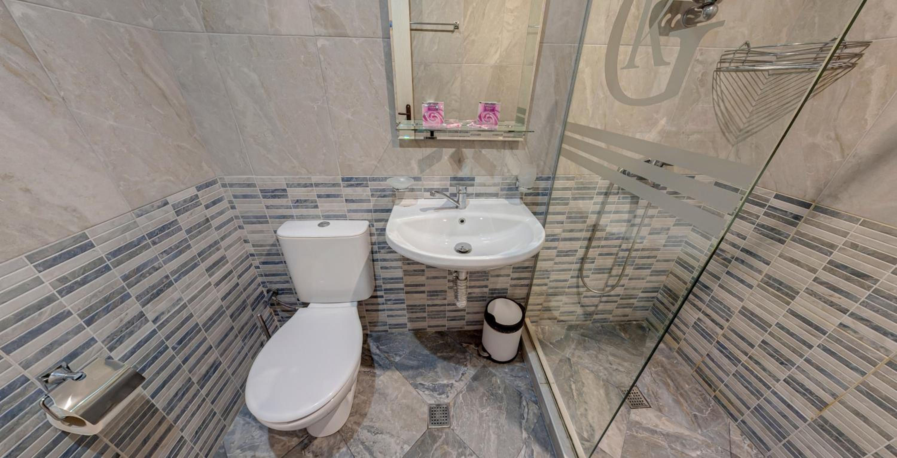 Deluxe room photo 2