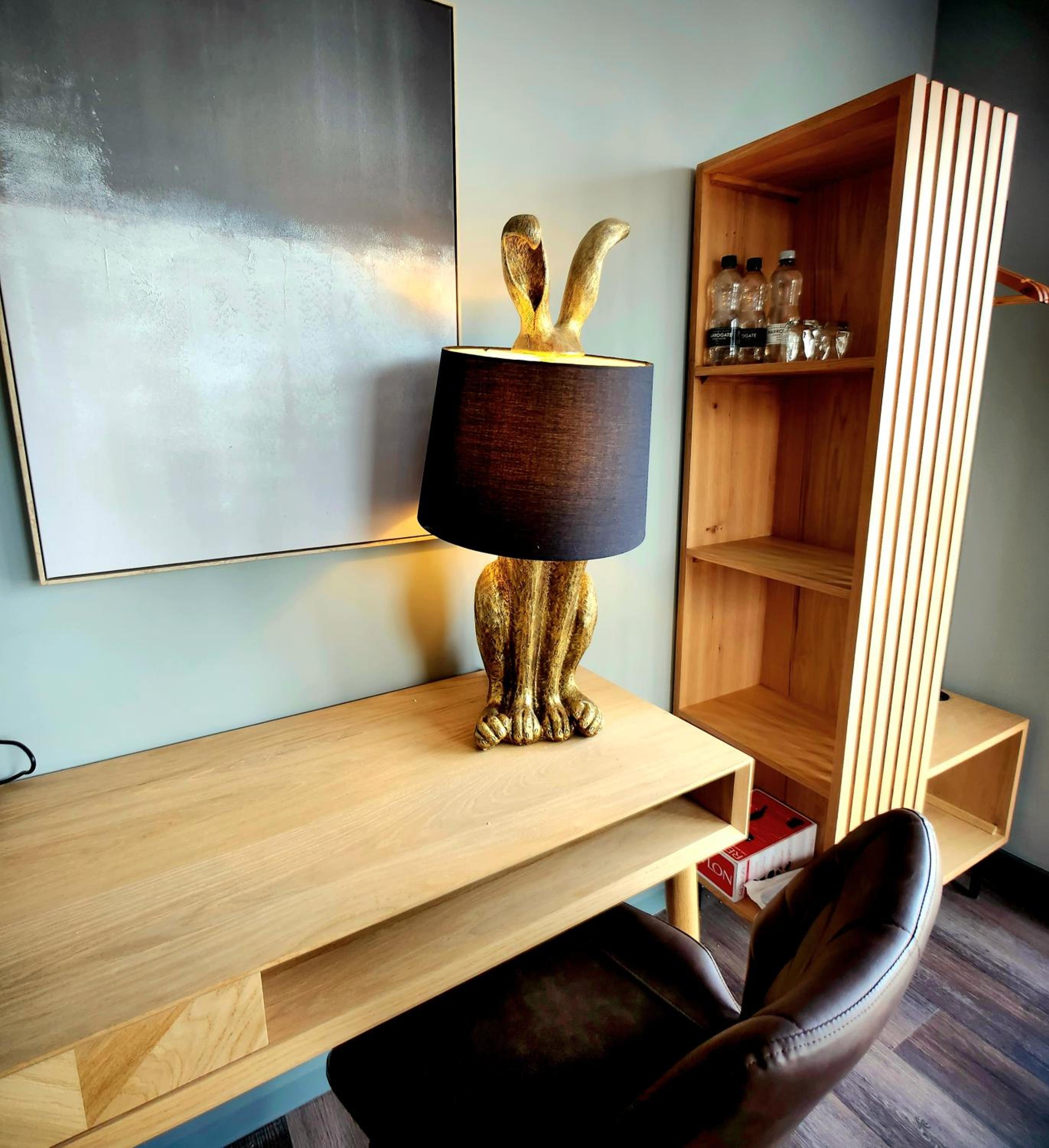 Deluxe King Room - Photo 8