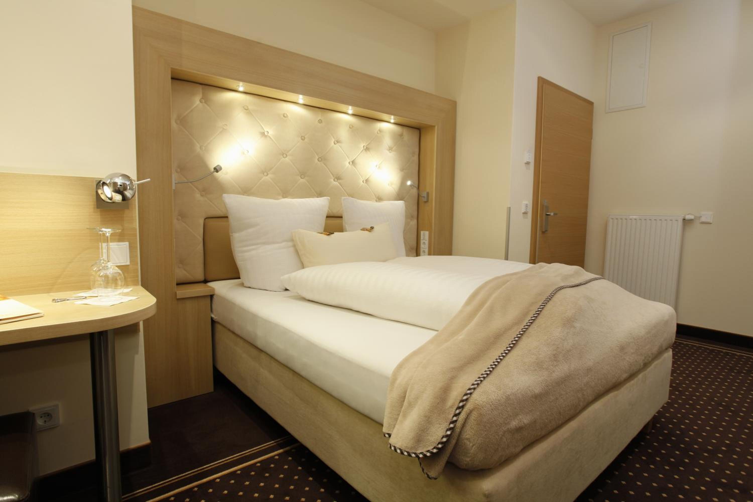 Business Double Room photo 2