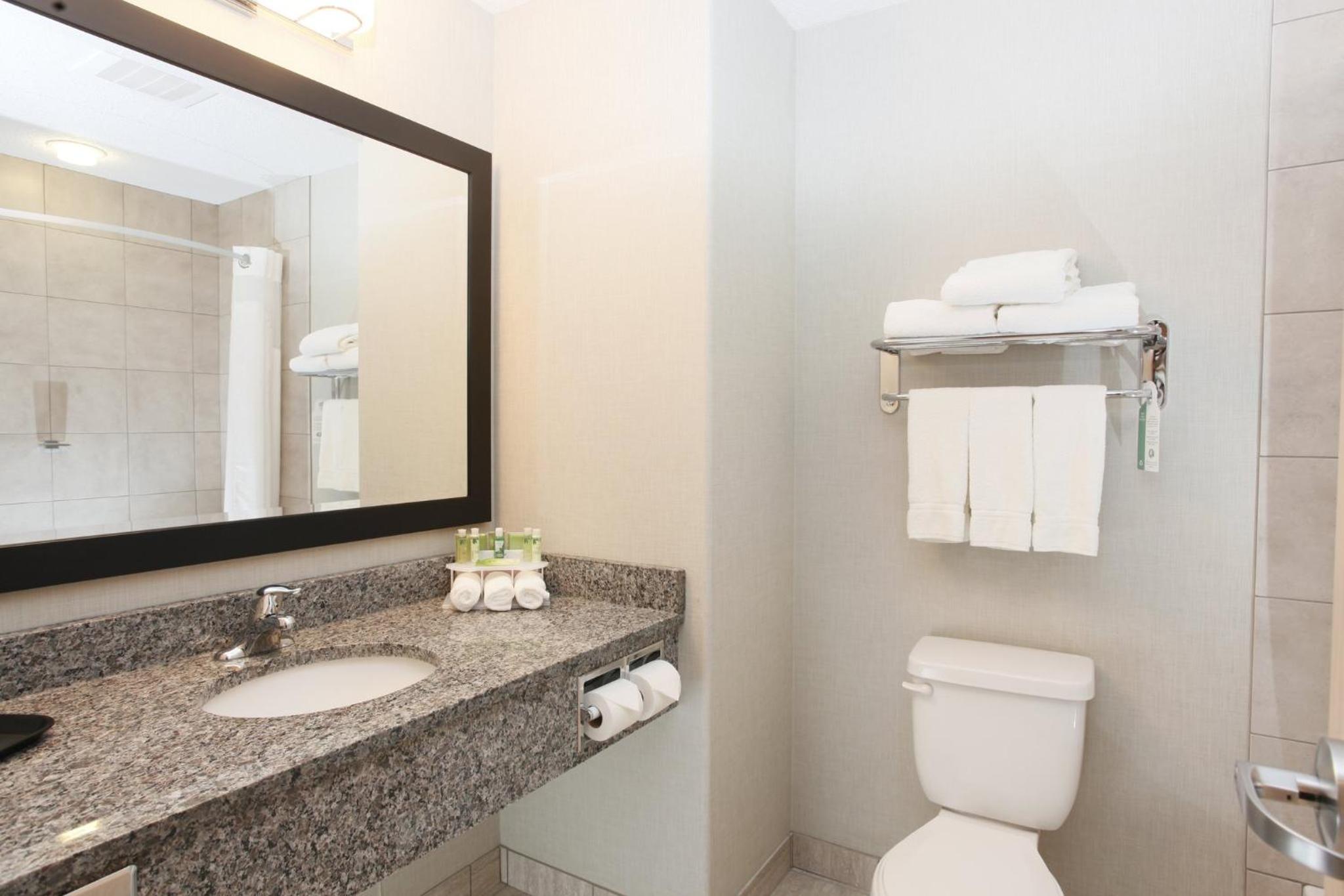 Standard King Room - Disability Access photo 2
