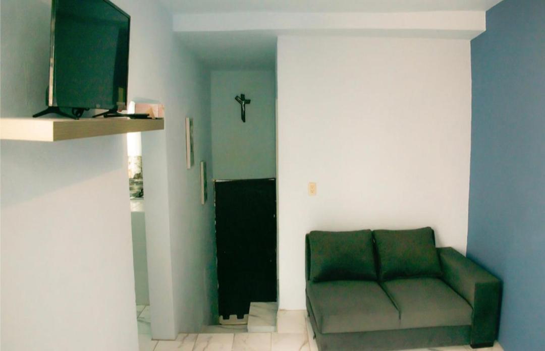 One-Bedroom House photo 1