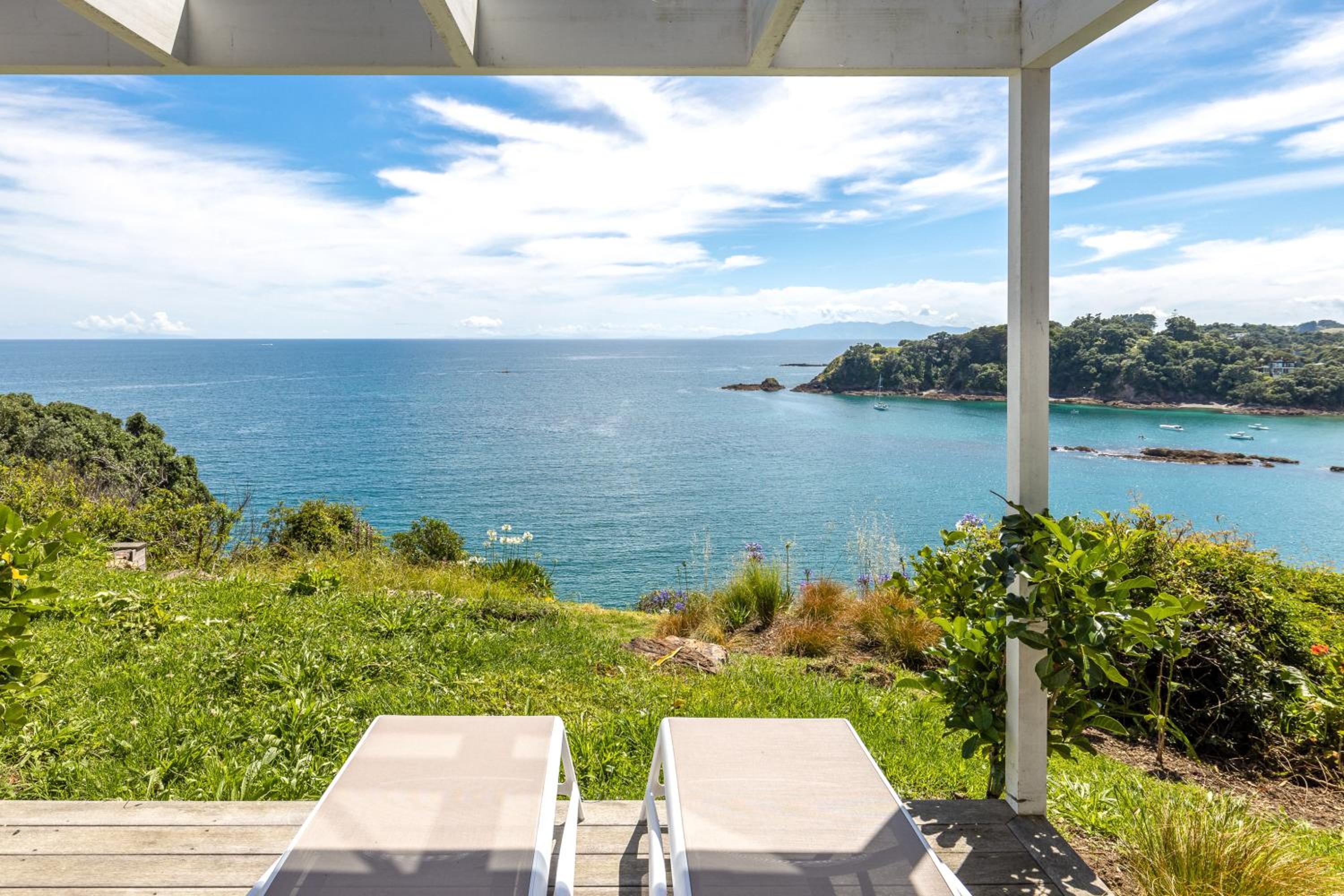 Four-Bedroom House photo 3