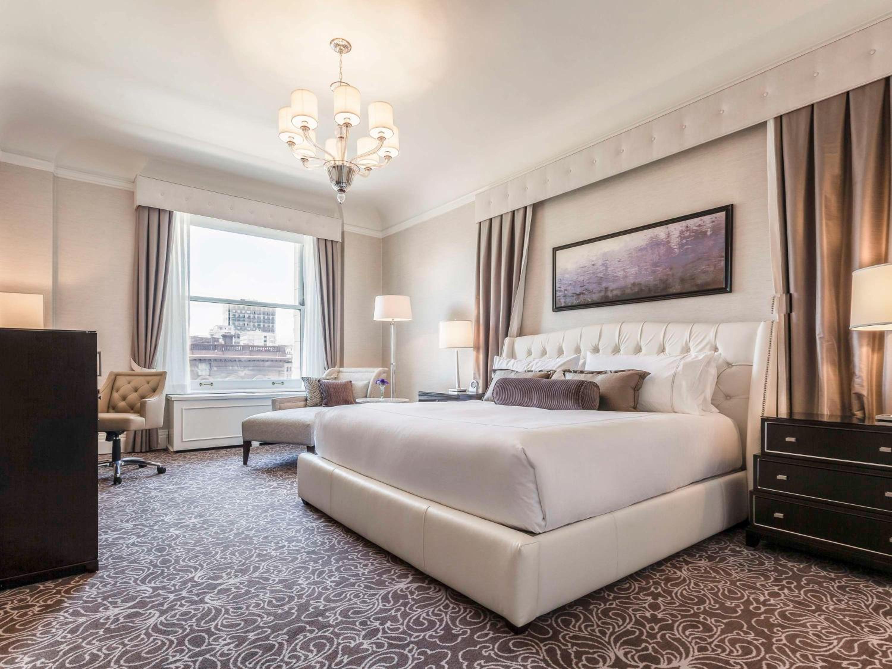 Cambridge Legacy One-Bedroom King Suite