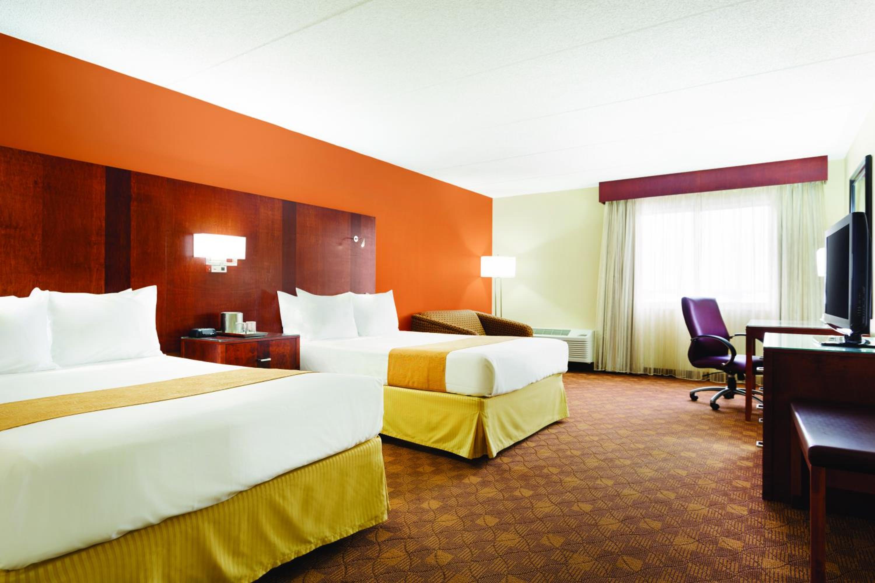 Double Beds - Accessible/Nonsmoking photo 1