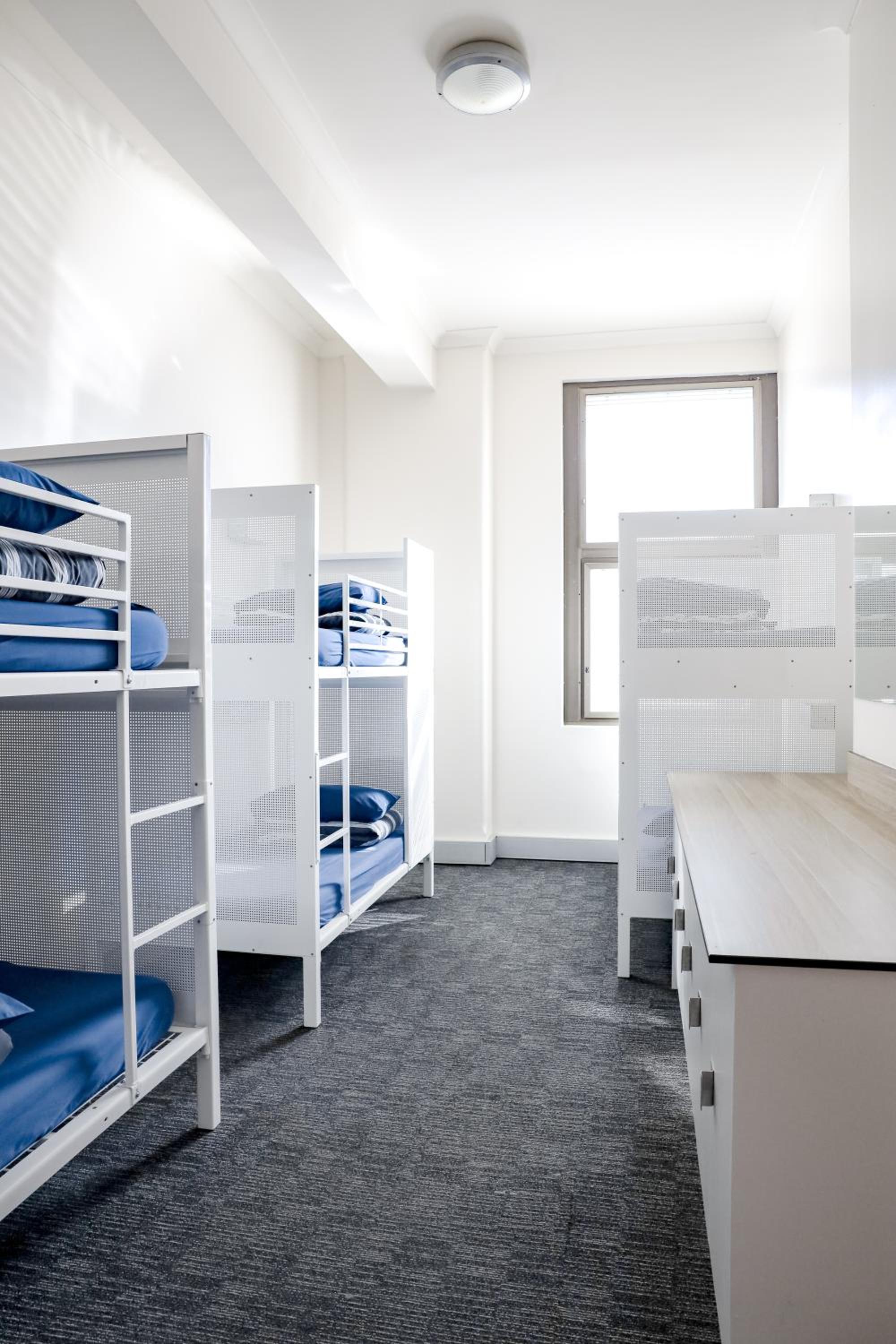 Bed in 6-Bed Female Dormitory Room with Shared Bathroom (age limit 18 - 40 years old only)
