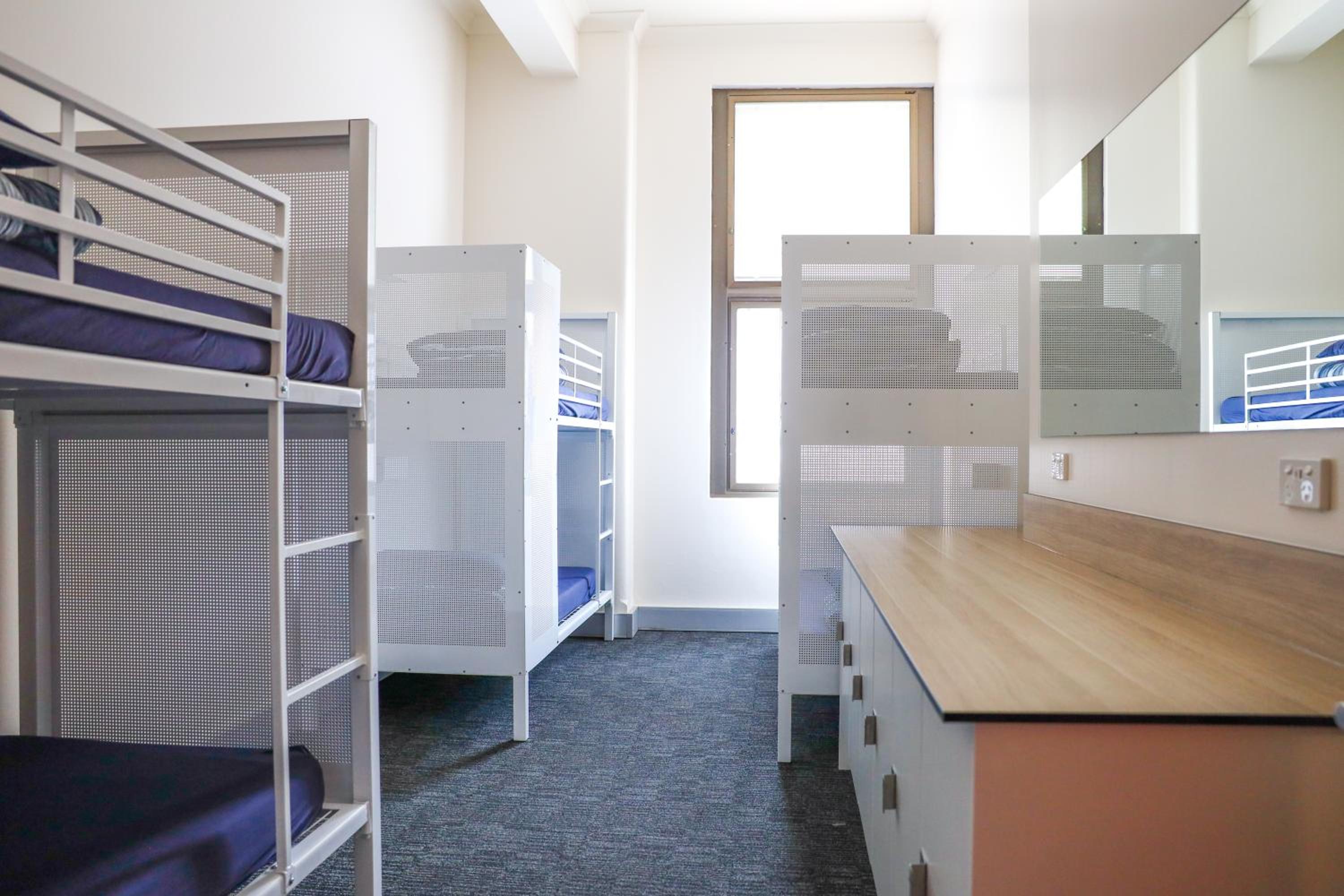 Bed in 6-Bed Mixed Dormitory Room with Shared Bathroom (age limit 18 - 40 years old only) thumbnail 5