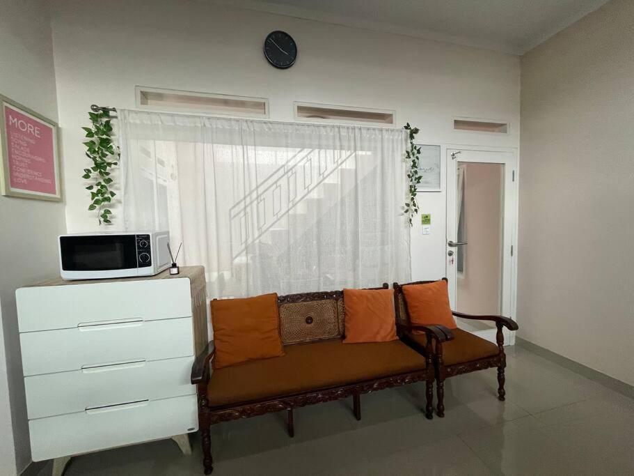 Three-Bedroom House photo 2