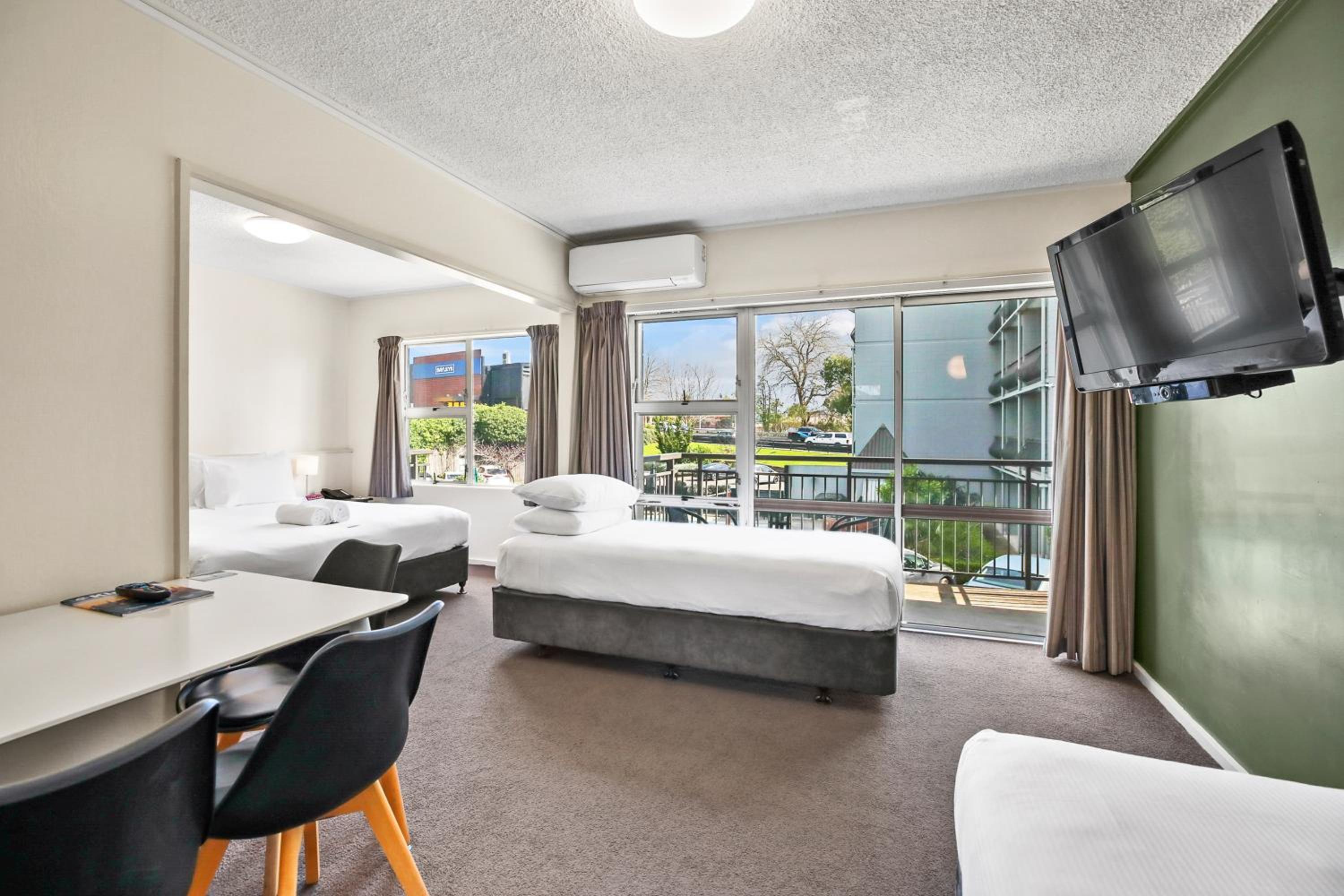 One-Bedroom Motel Unit