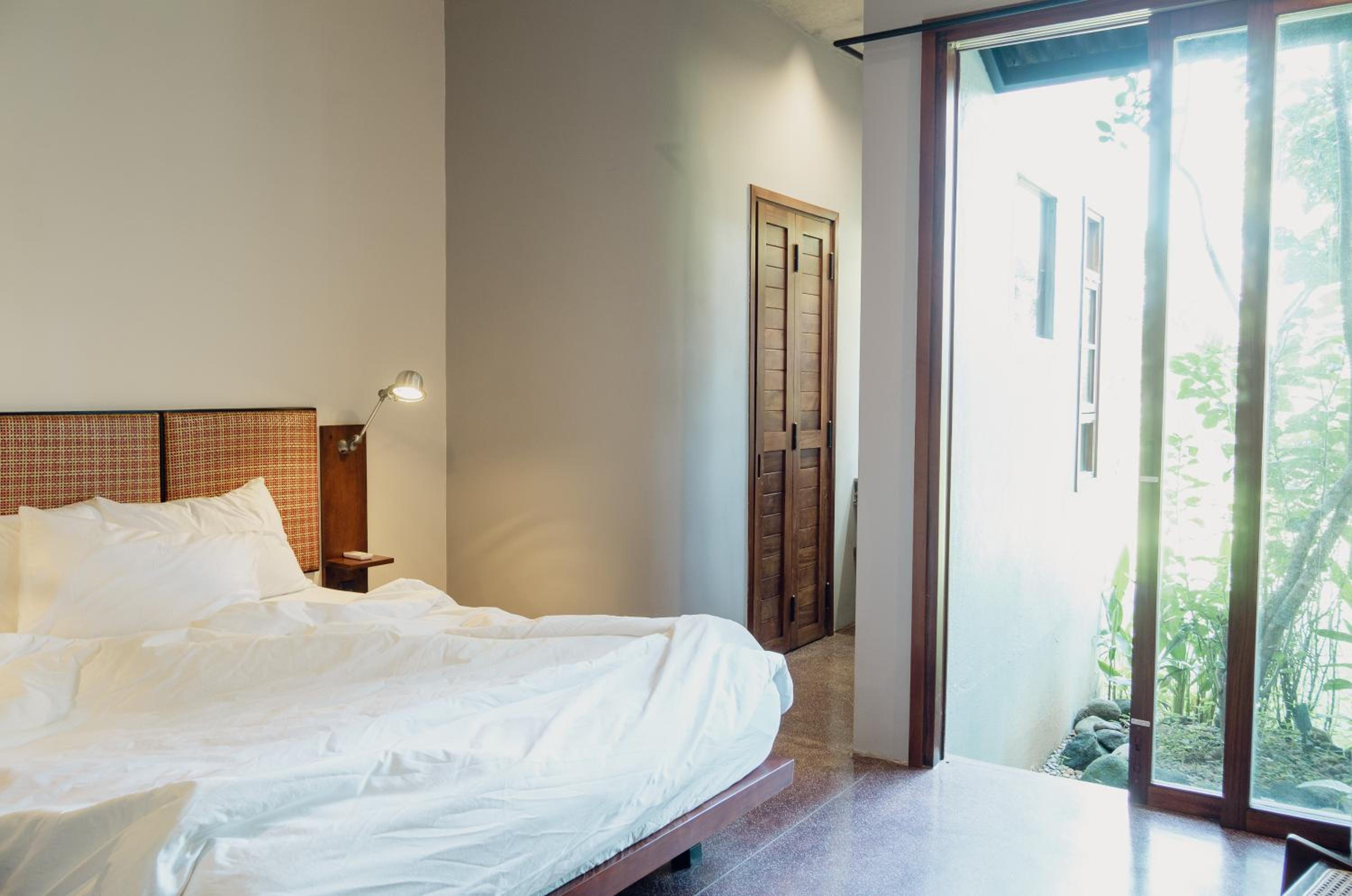 Double Room with Garden View - Photo 11
