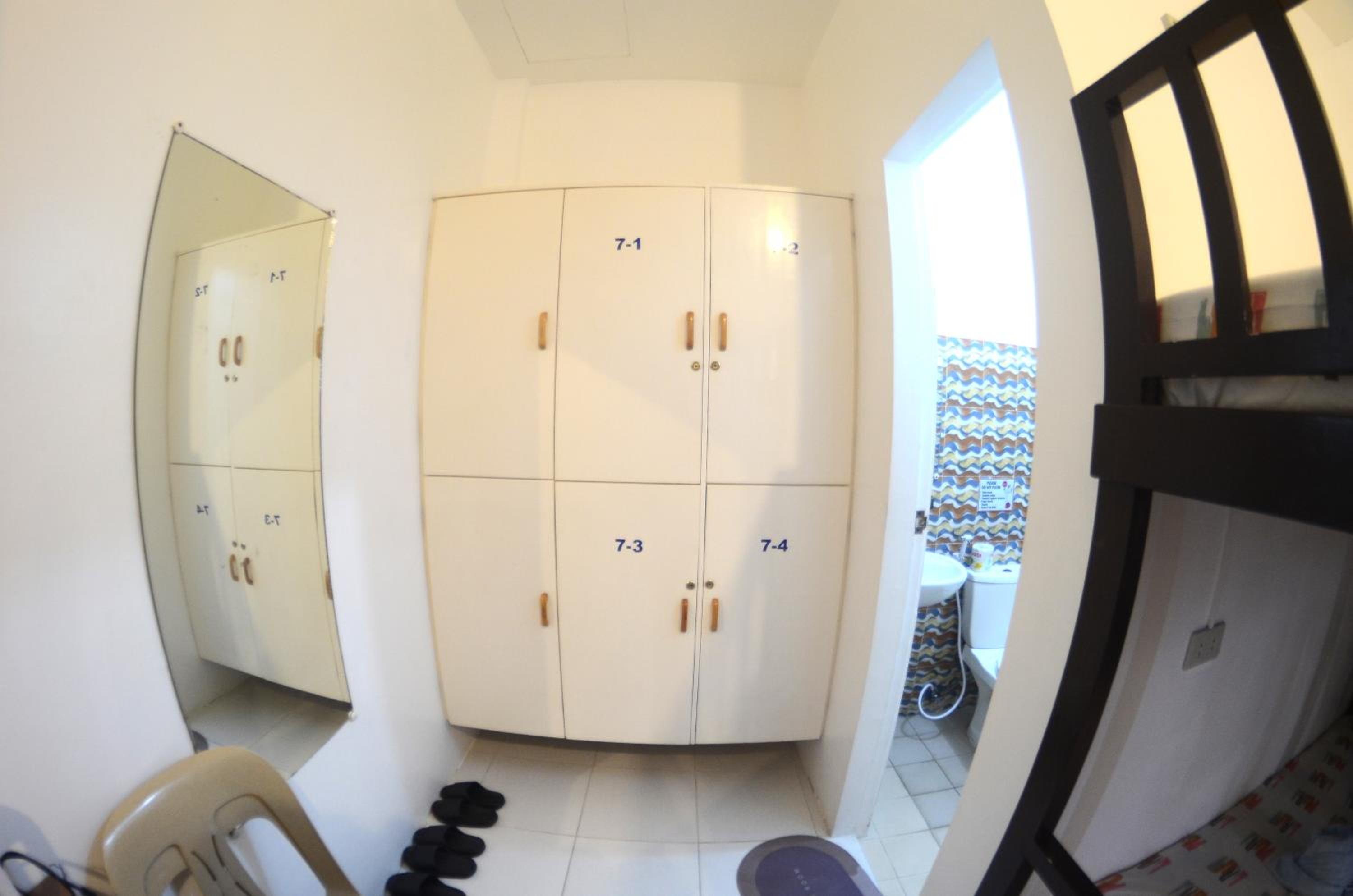 Quadruple Room With Private Bathroom photo 3
