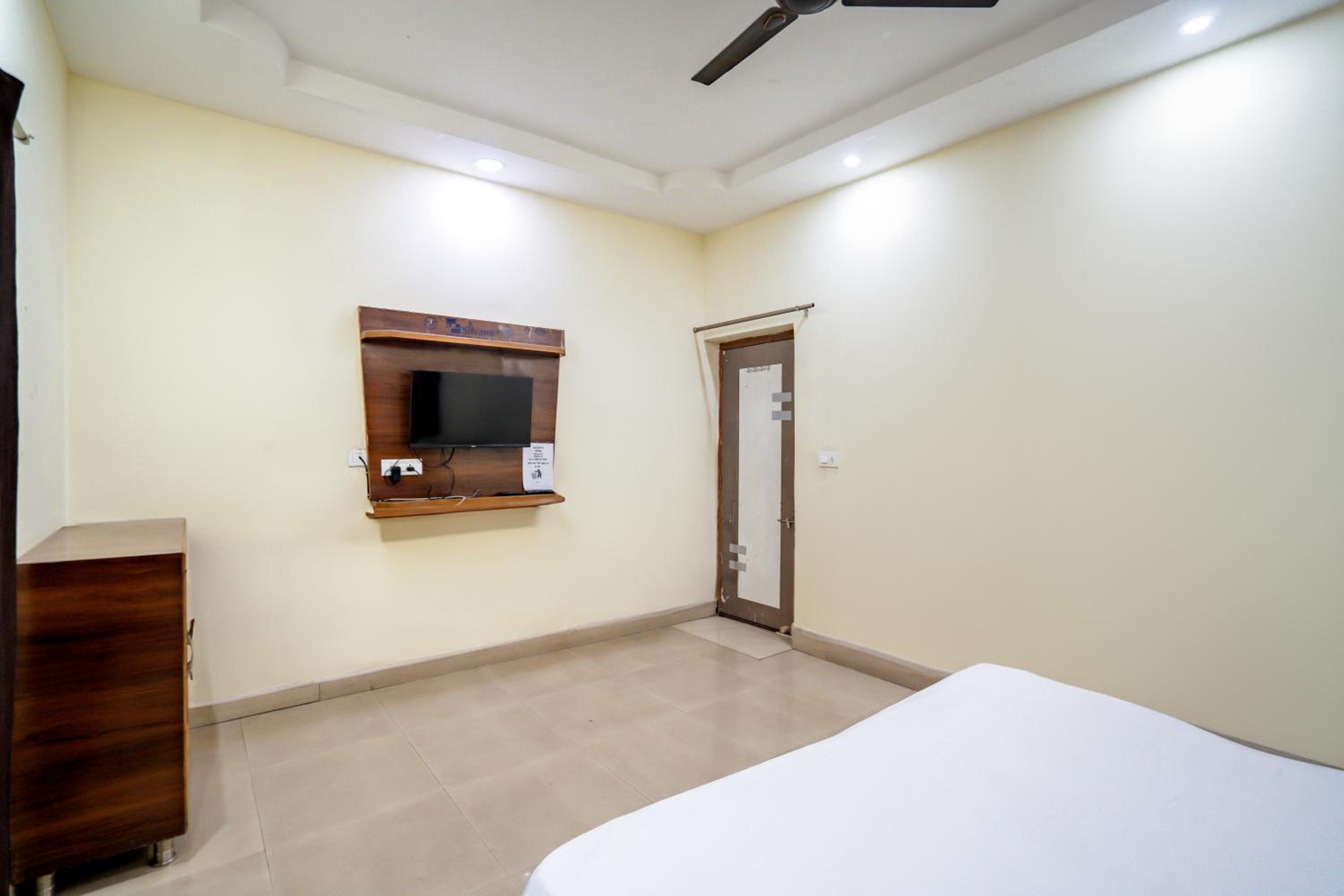 Deluxe Double Room photo 3
