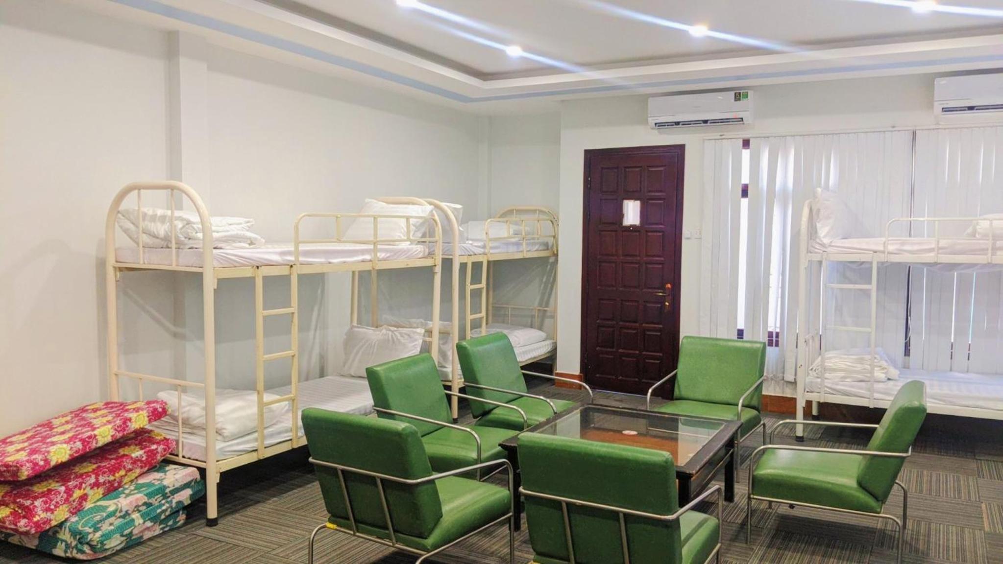 Mixed Dormitory Room