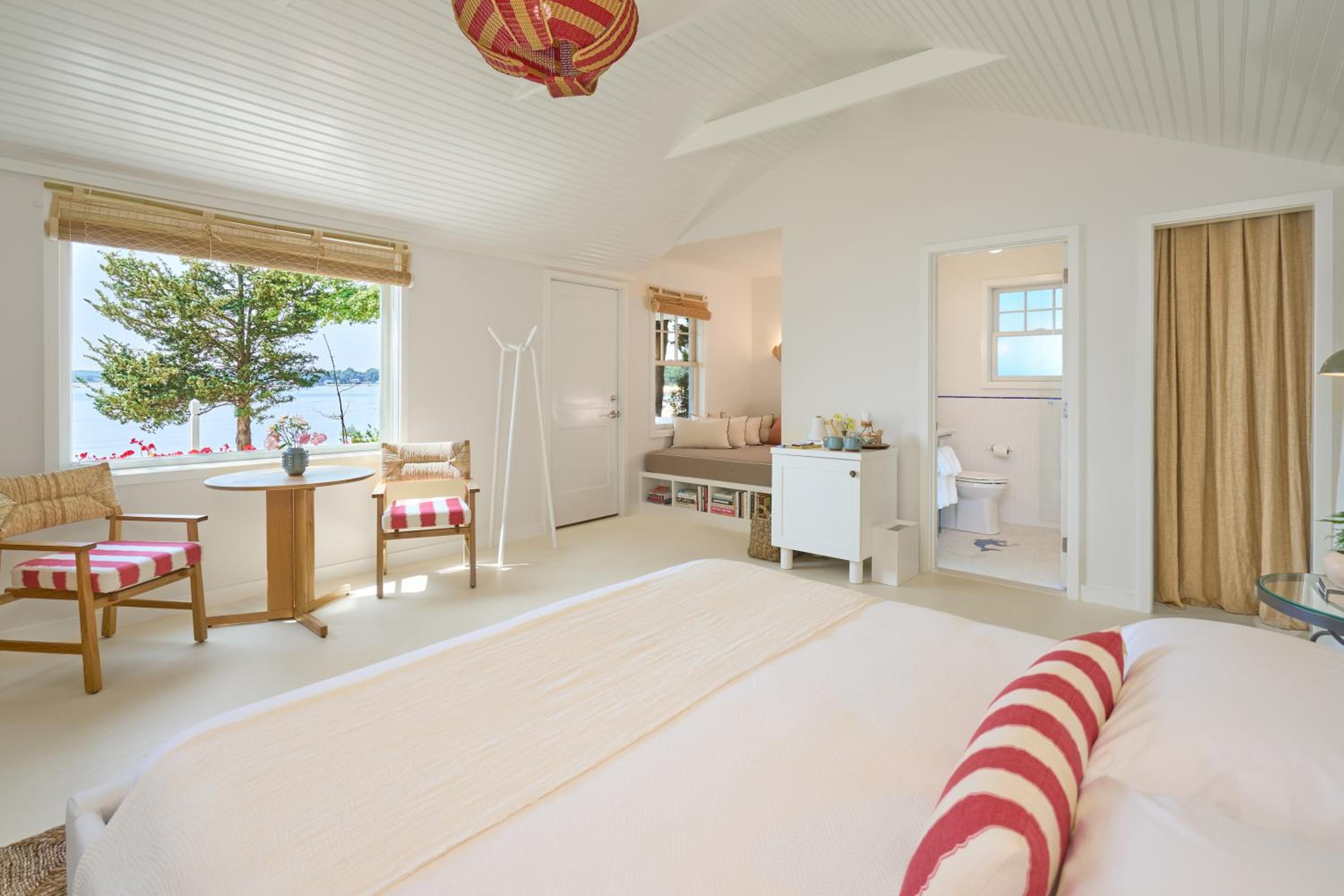Bungalow - Water Front  photo 1