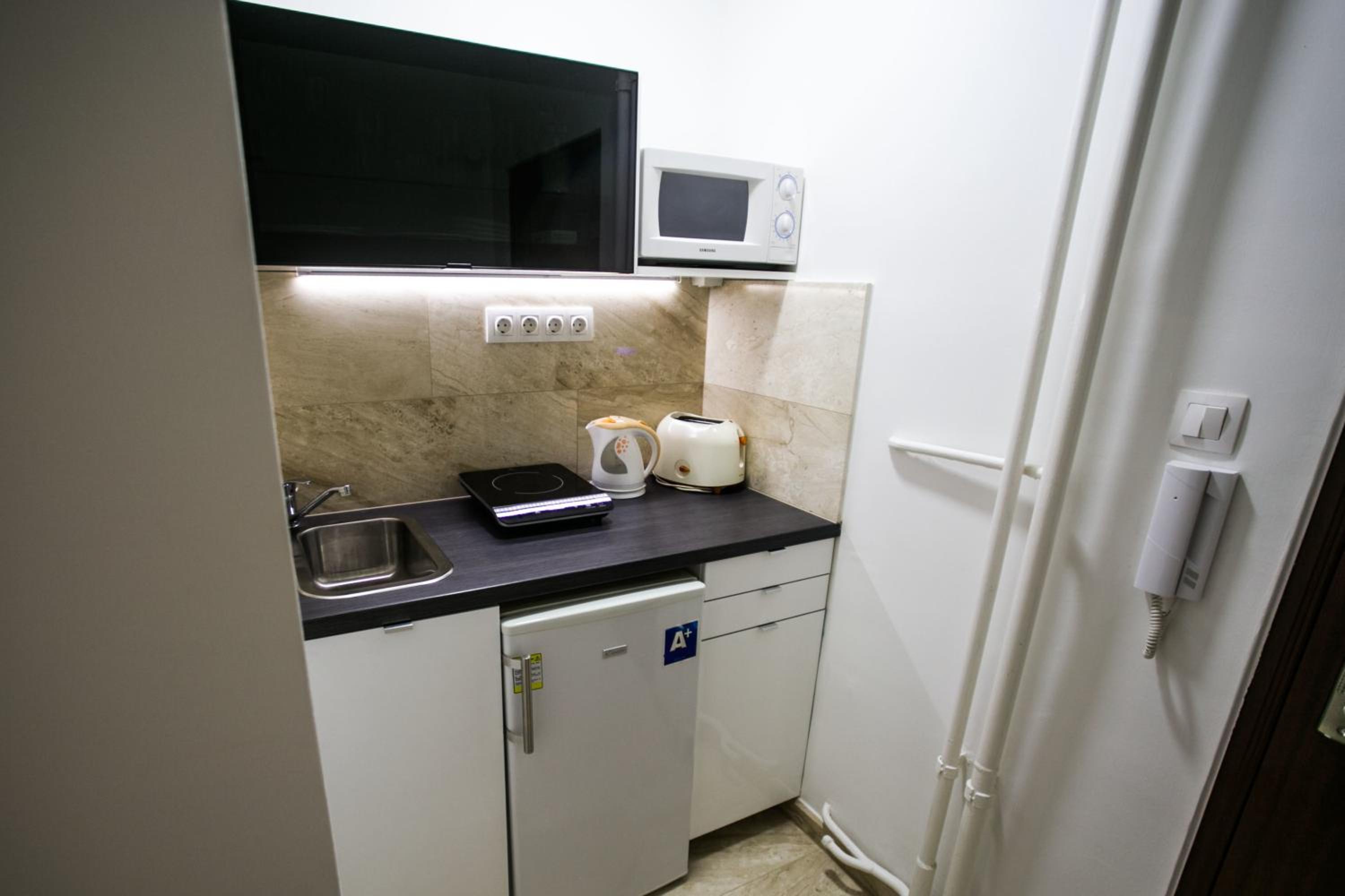Apartment with Terrace - Photo 12