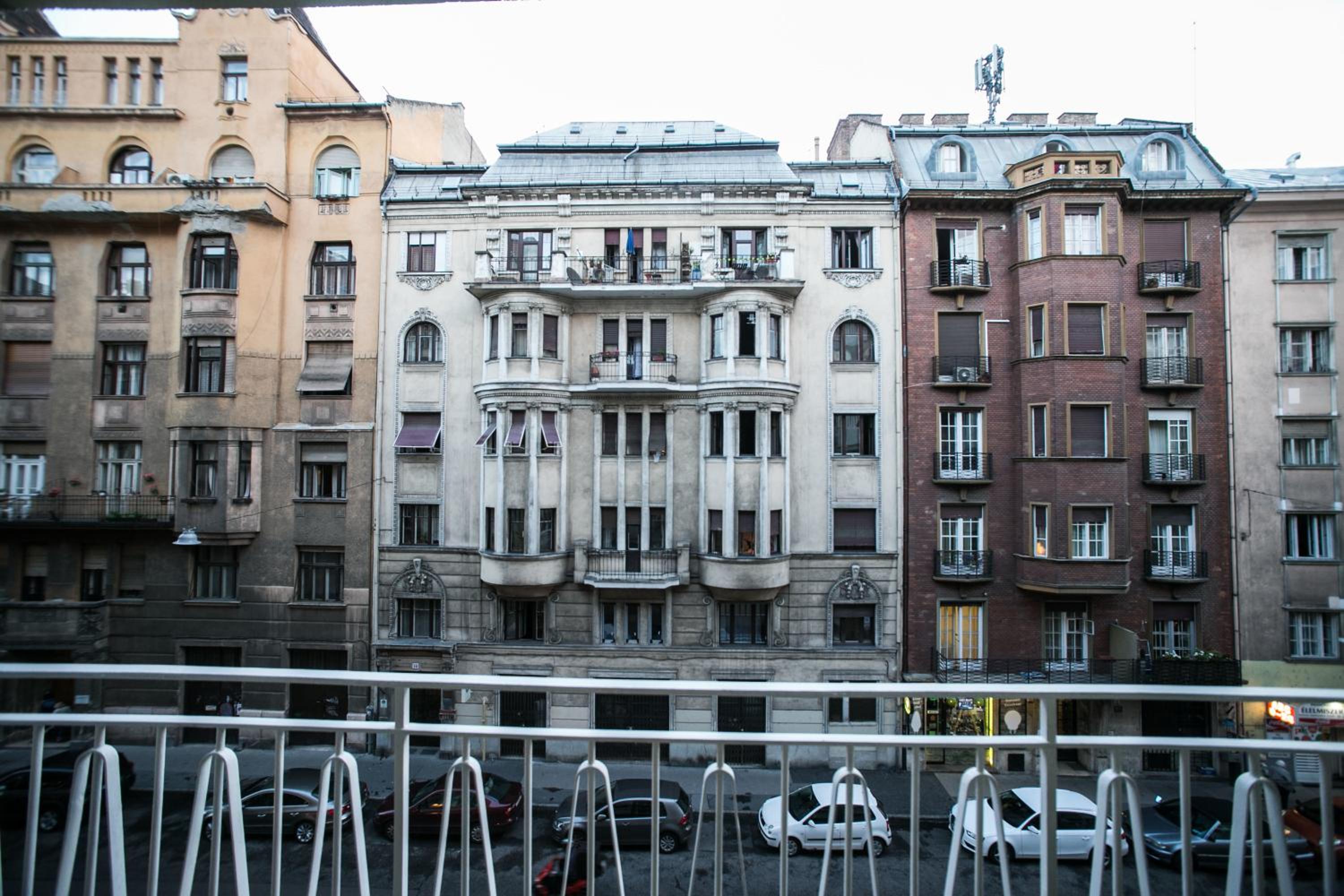 Apartment with Terrace - Photo 60