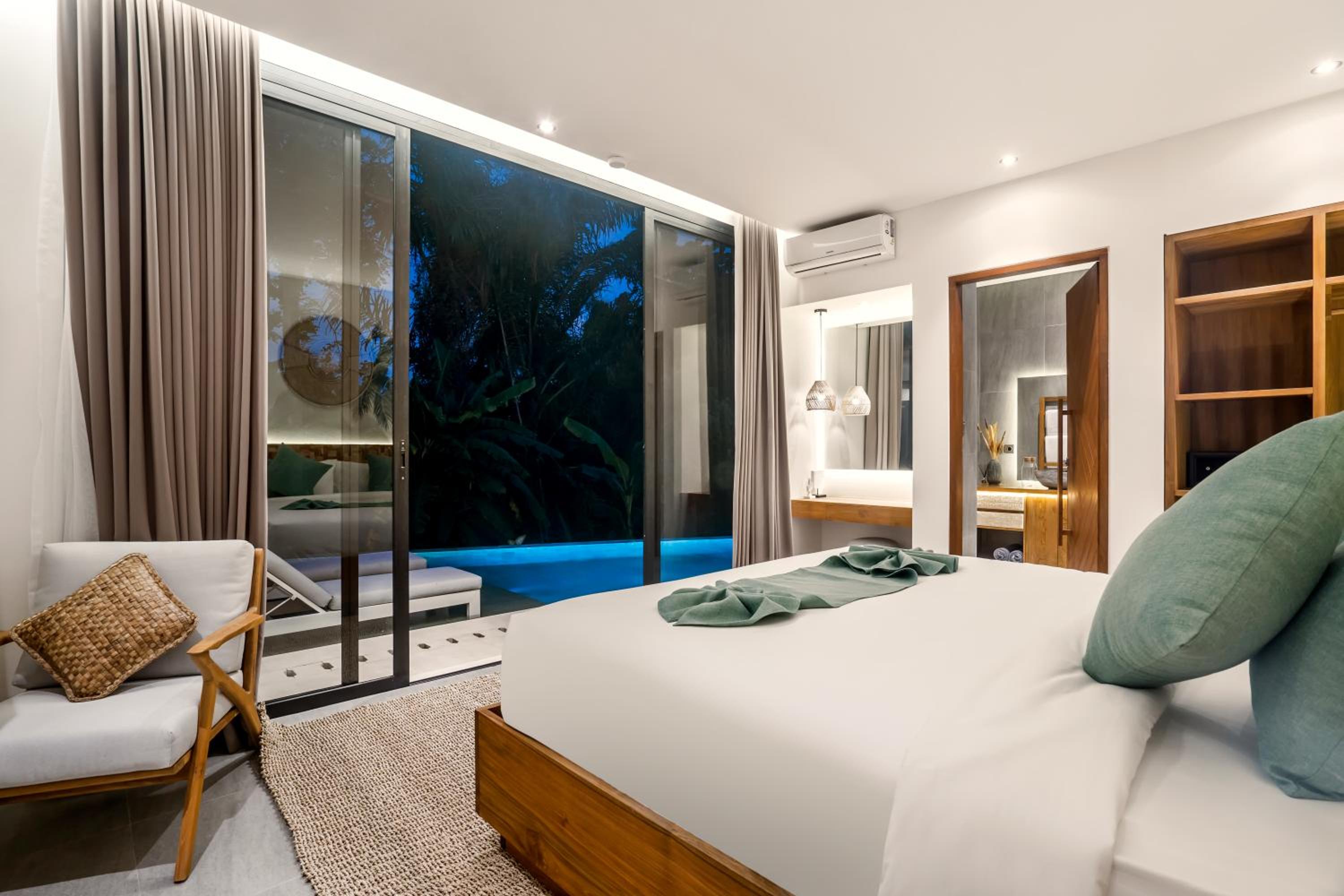 Two-Bedroom Villa - Photo 16
