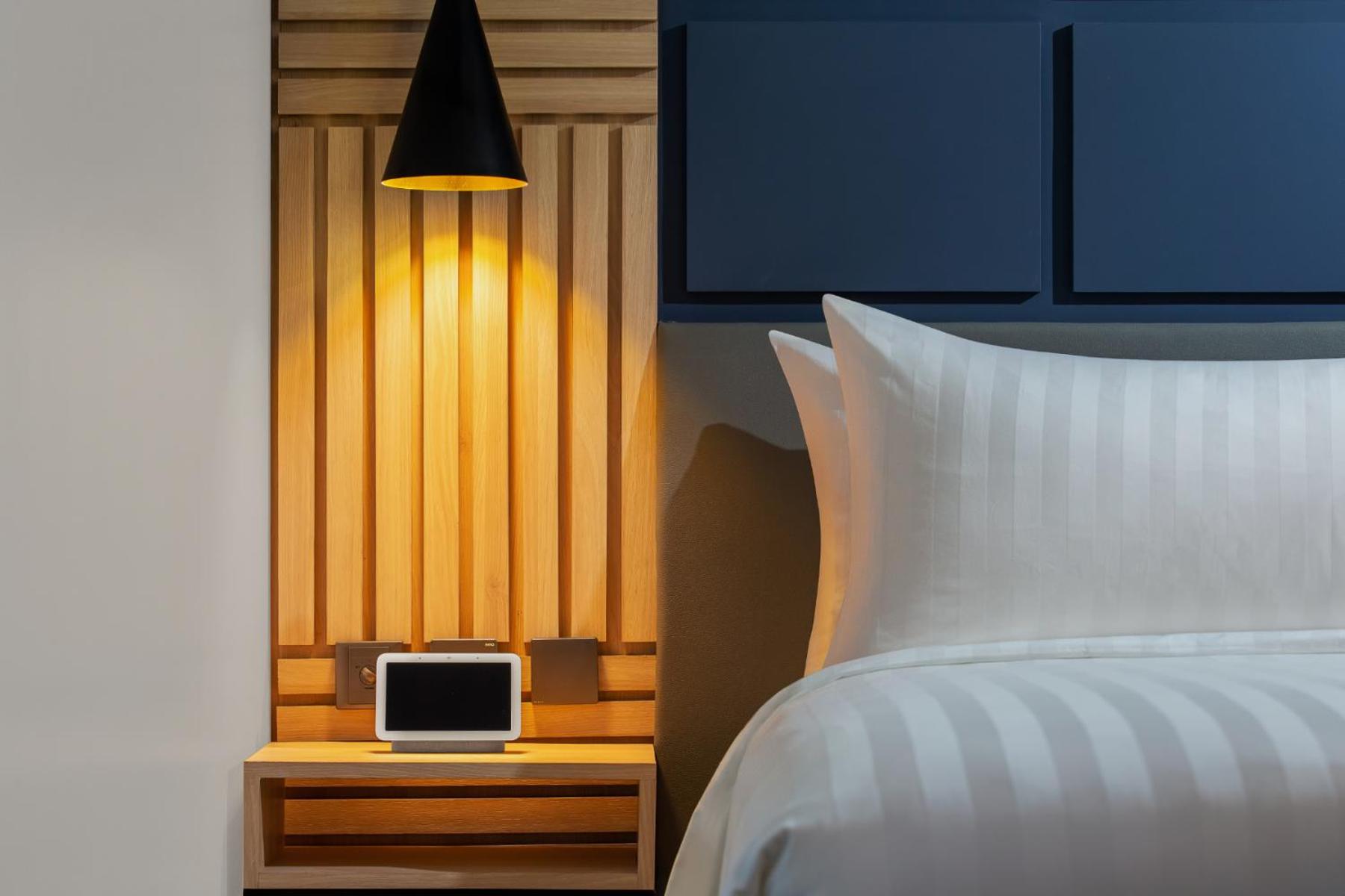 Deluxe Double or Twin Room with Pool Access - Photo 3