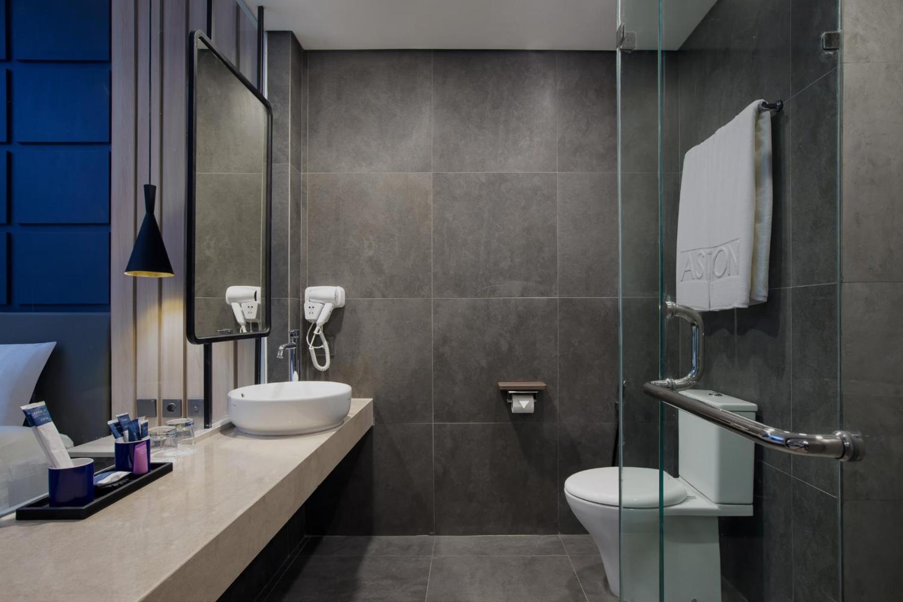 Deluxe Double or Twin Room with Pool Access - Photo 4