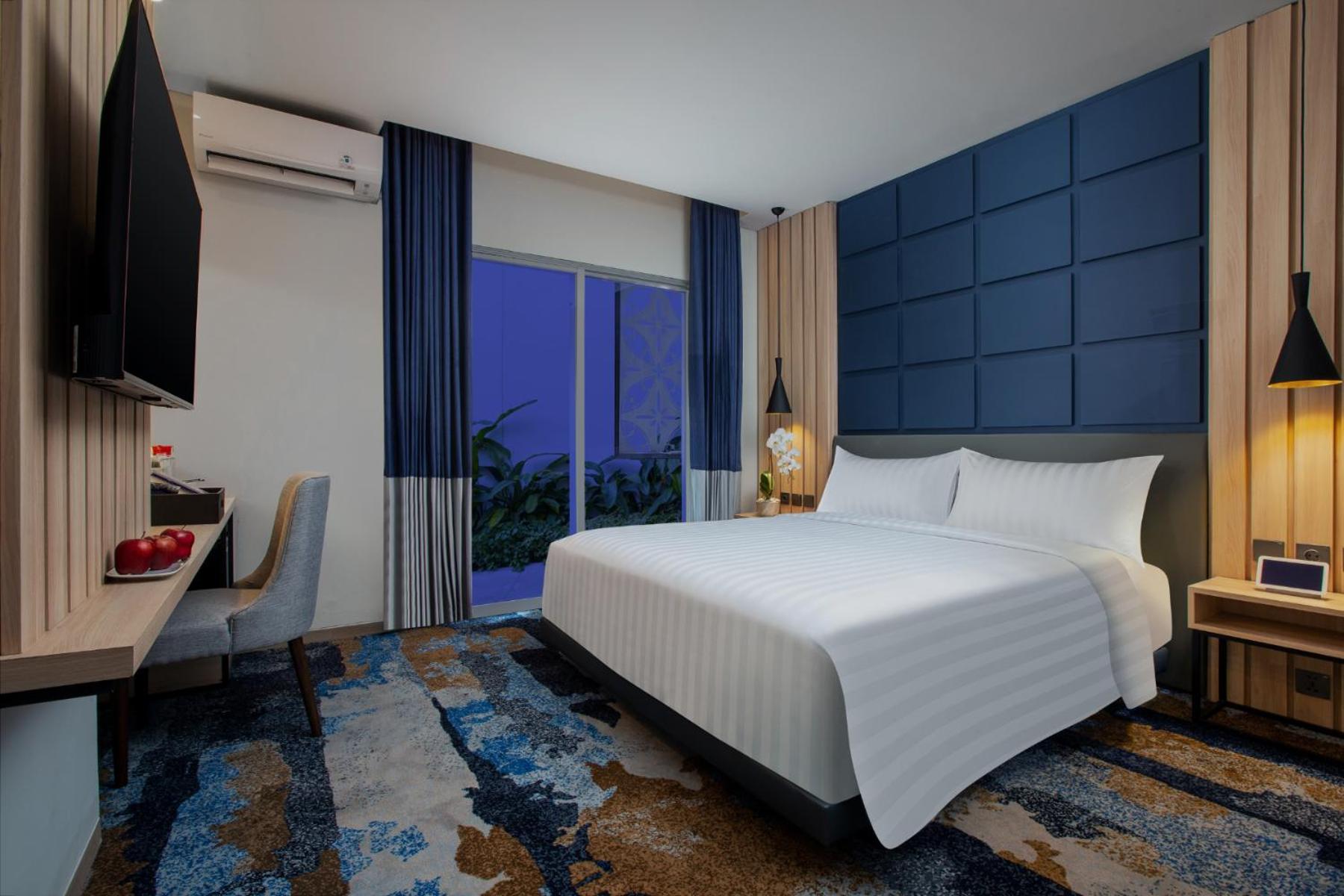 Deluxe Double or Twin Room with Pool Access - Photo 1
