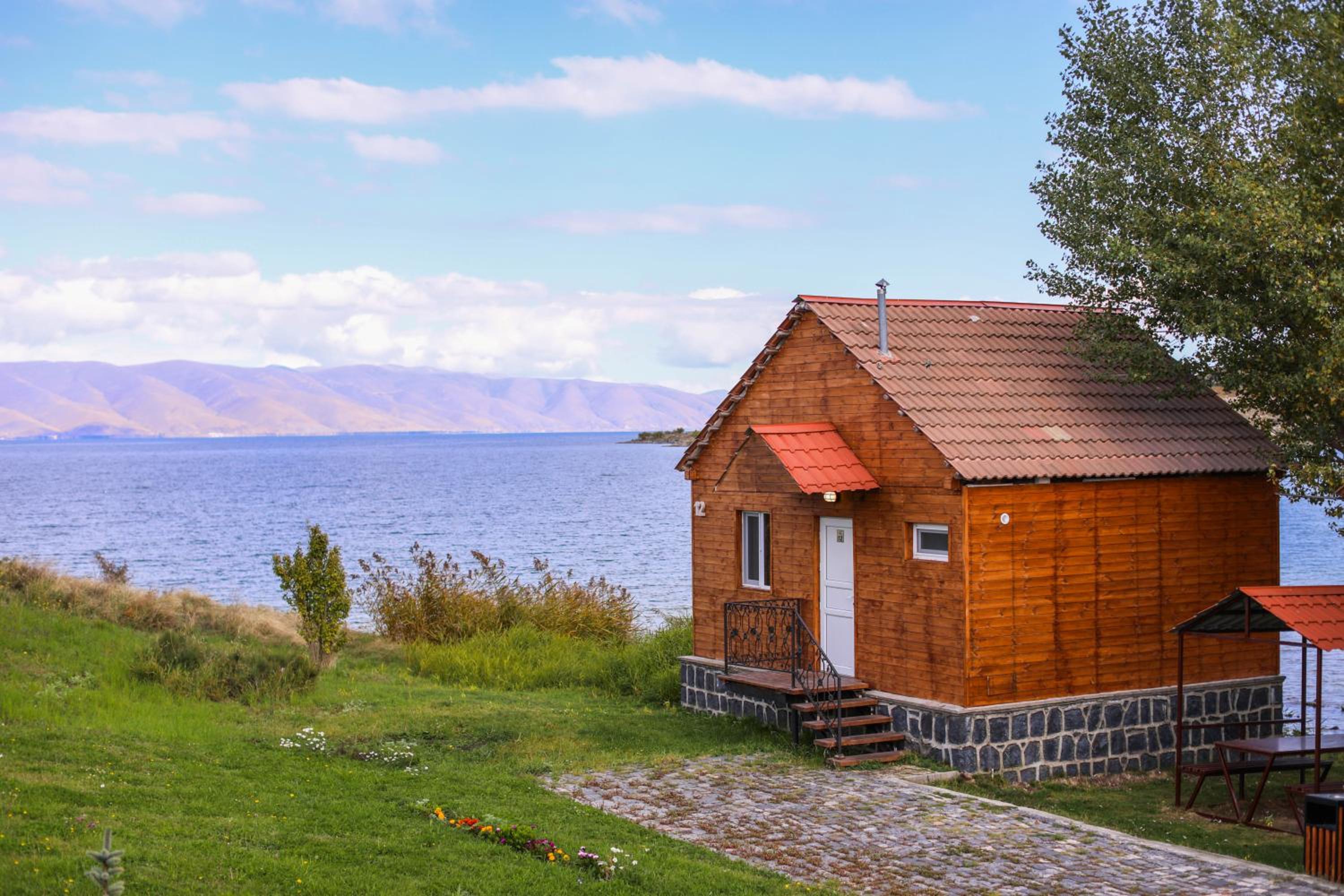 Cottage photo 2