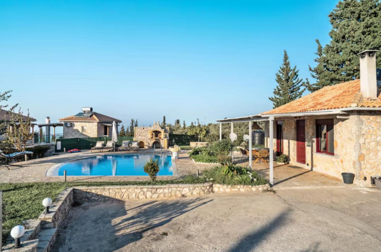 Villa photo 2